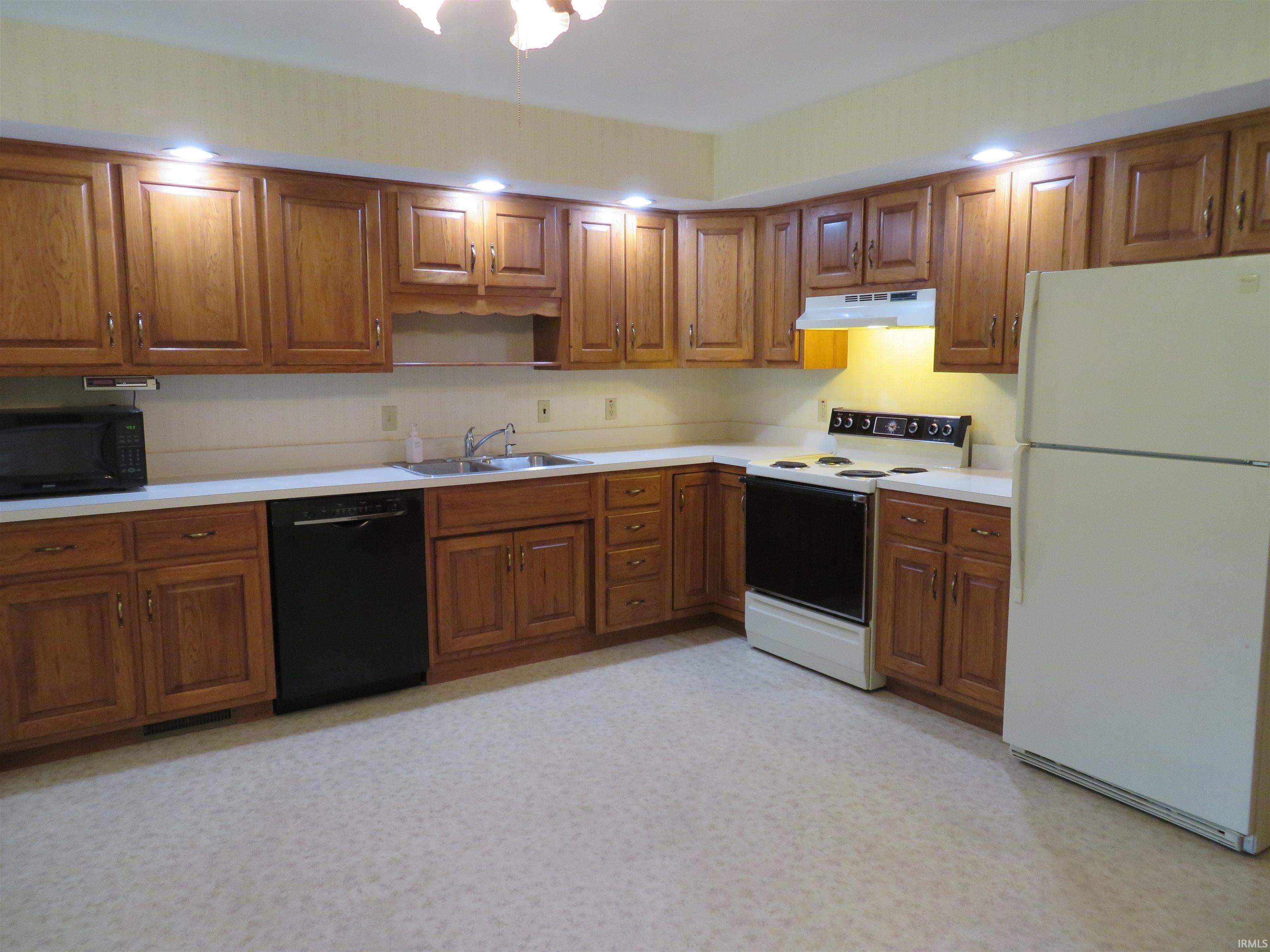 Photo 3 of Sale Pending at 1492 Hampton Cir, Goshen, IN 46526 | MLS# 202638955 | Listing updated on 2026-09-26