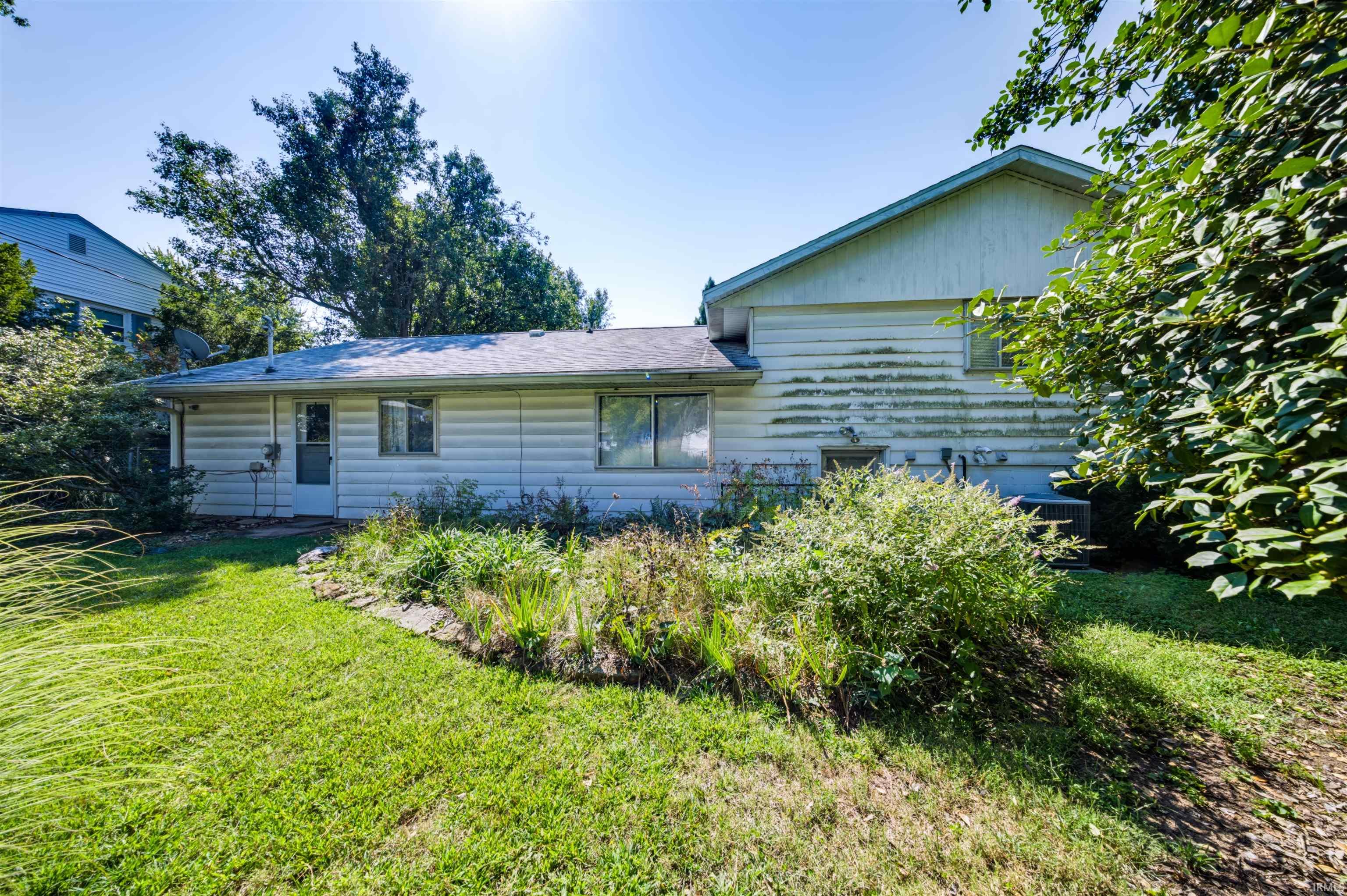 Photo 3 of Manufactured home for sale at 1113 Westchester Ct, Evansville, IN 47710 | MLS# 202638957 | Listing updated on 2026-09-20