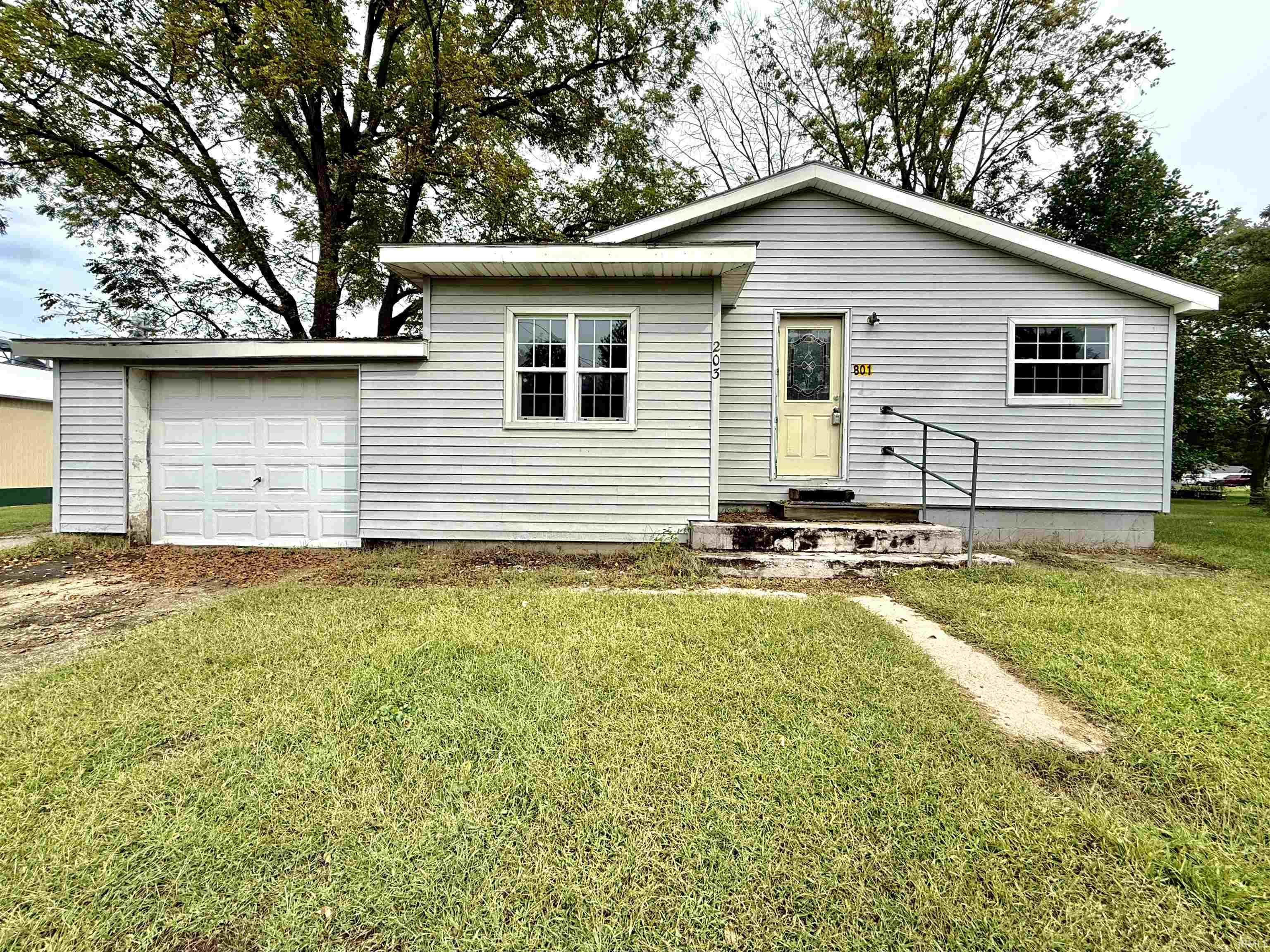 Manufactured home for sale at 203 S Maple Ave, Medaryville, IN 47957 | MLS# 202638958
