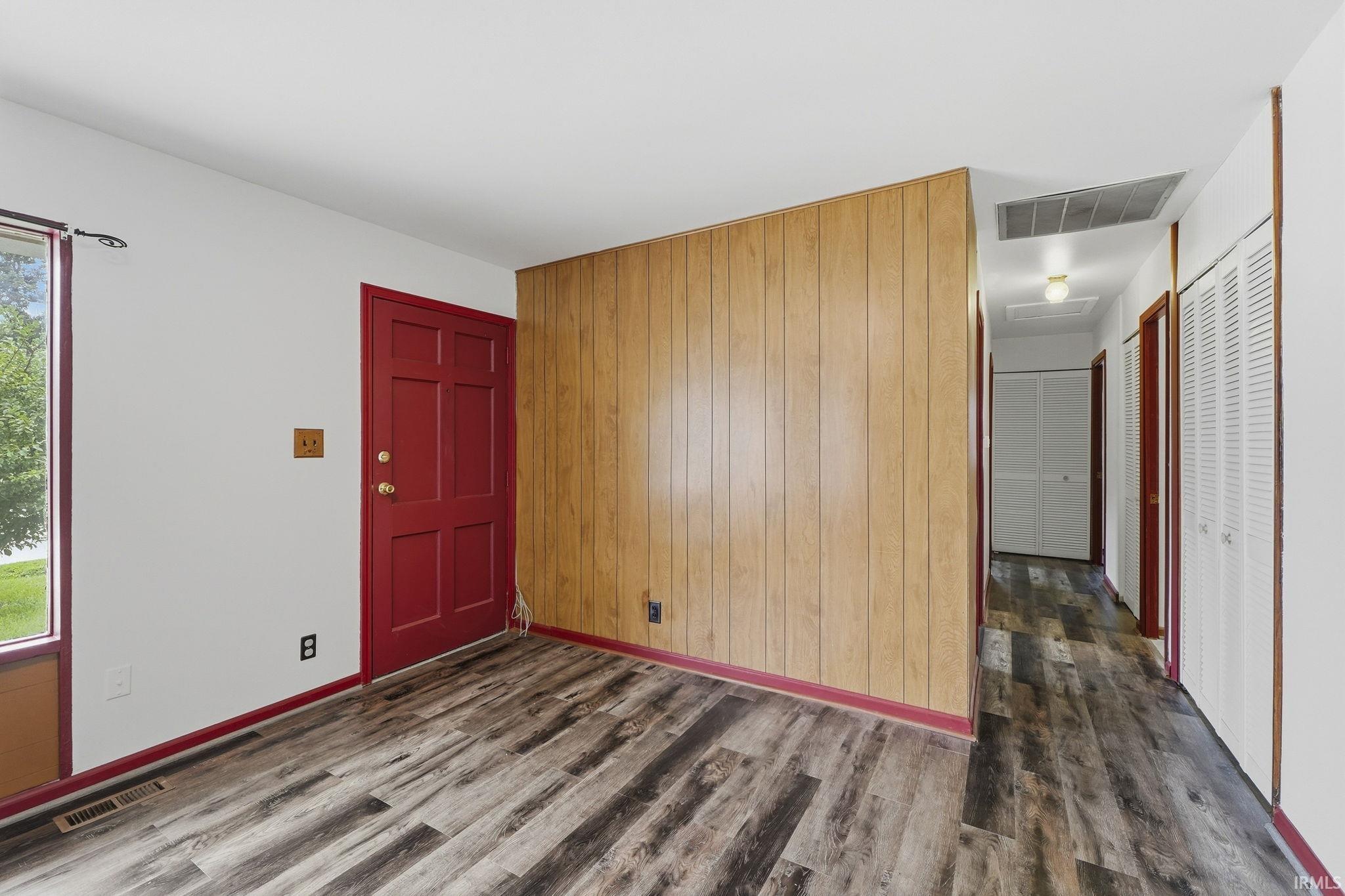 Photo 3 of Sale Pending at 6421 Baytree Dr, Fort Wayne, IN 46825 | MLS# 202638970 | Listing updated on 2026-09-21