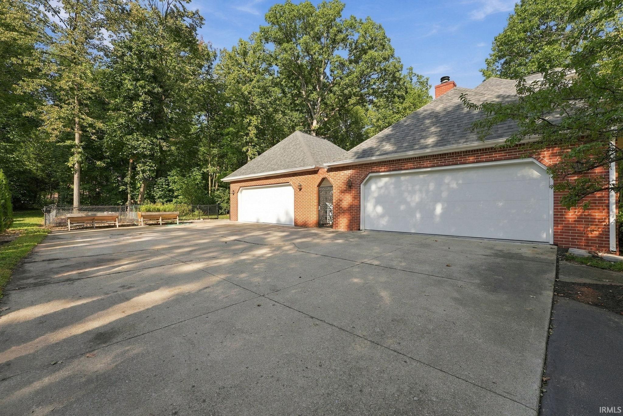 Photo 4 of Manufactured home for sale at 10727 Country Wood Trl, Fort Wayne, IN 46845 | MLS# 202638973 | Listing updated on 2026-09-20