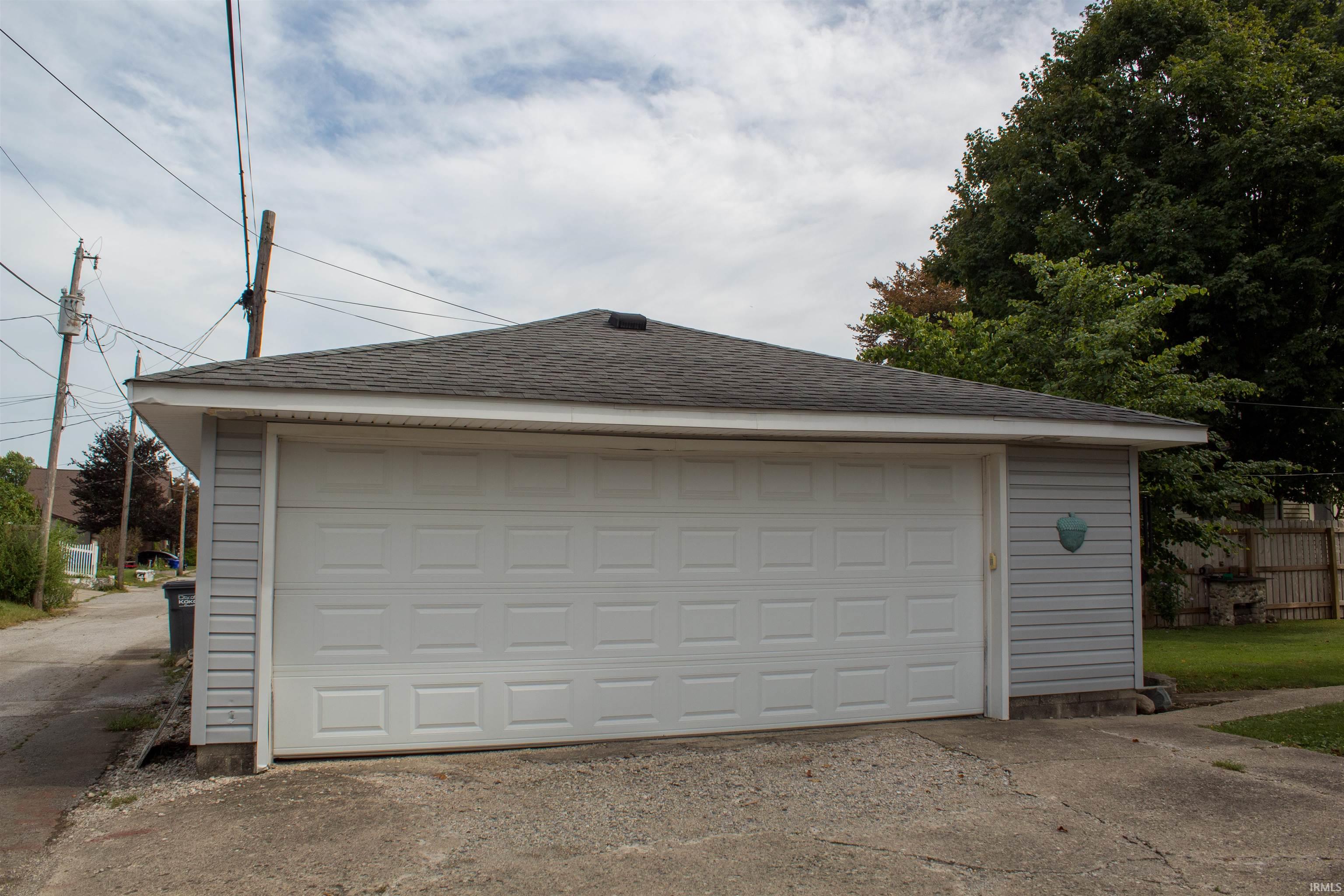 Photo 4 of Sale Pending at 1224 W Superior St, Kokomo, IN 46901 | MLS# 202638974 | Listing updated on 2026-09-22