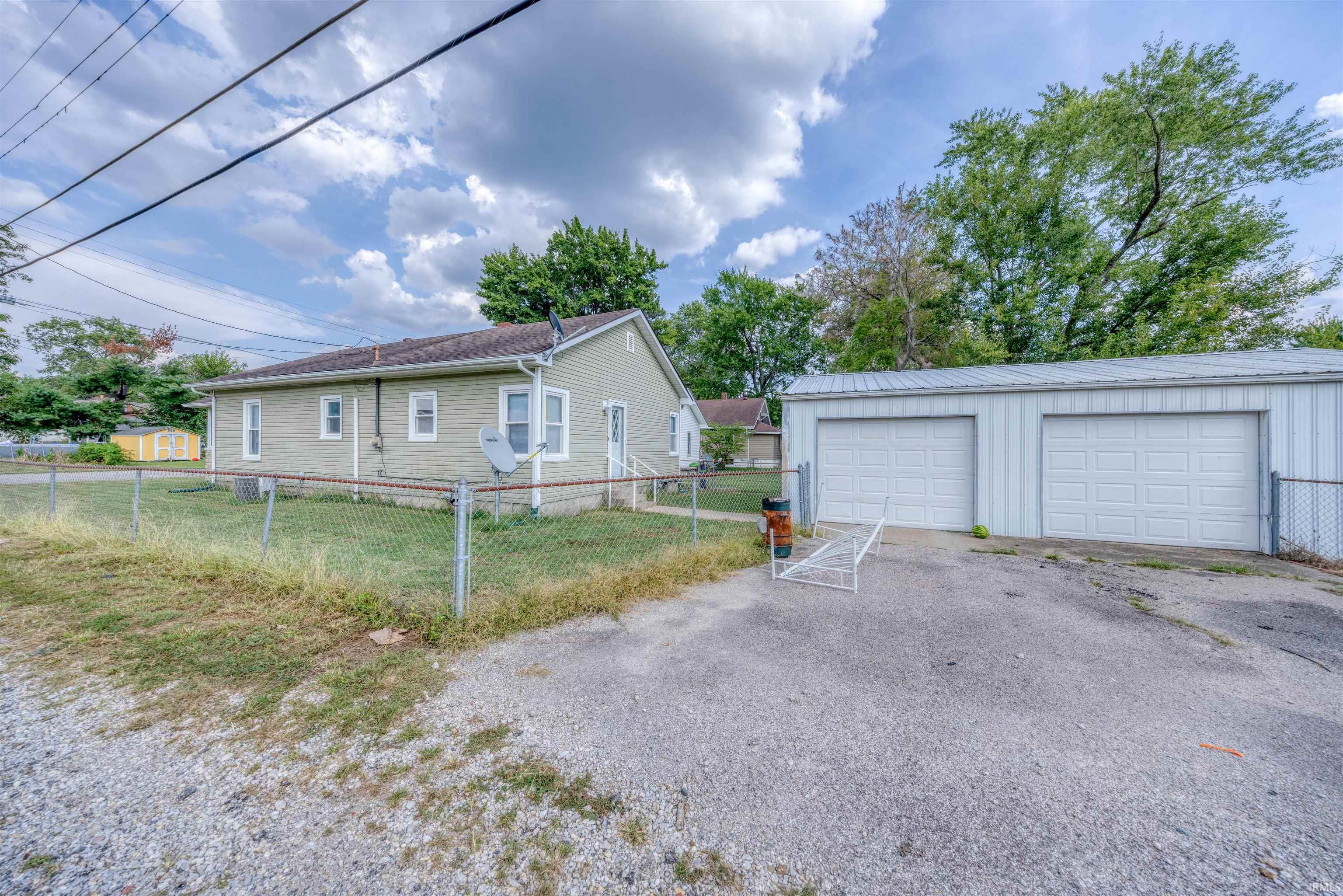 Photo 3 of Manufactured home for sale at 315 E Oak St, Oakland City, IN 47660 | MLS# 202638976 | Listing updated on 2026-09-22