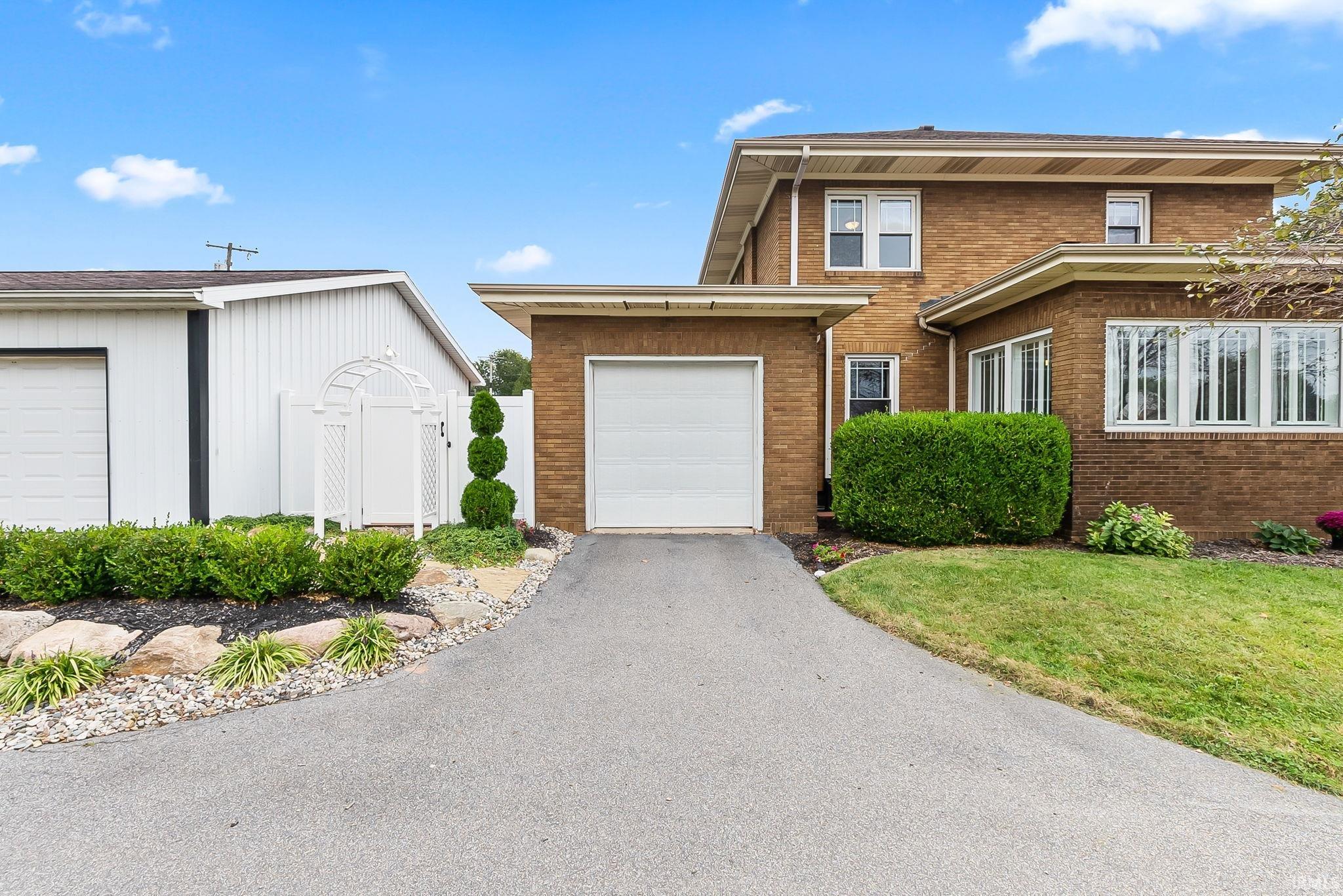 Photo 4 of Sale Pending at 207 E Main St, Mentone, IN 46539 | MLS# 202638995 | Listing updated on 2026-09-25