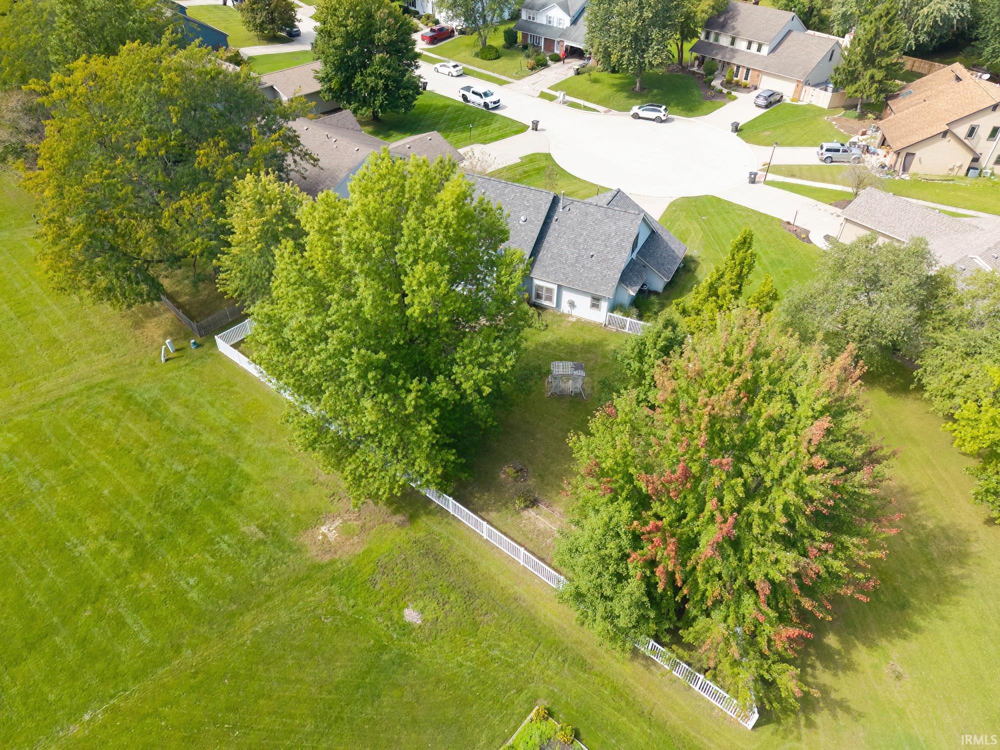 Photo 4 of Sale Pending at 8915 Sunburst Ln, Fort Wayne, IN 46804 | MLS# 202639008 | Listing updated on 2026-09-23
