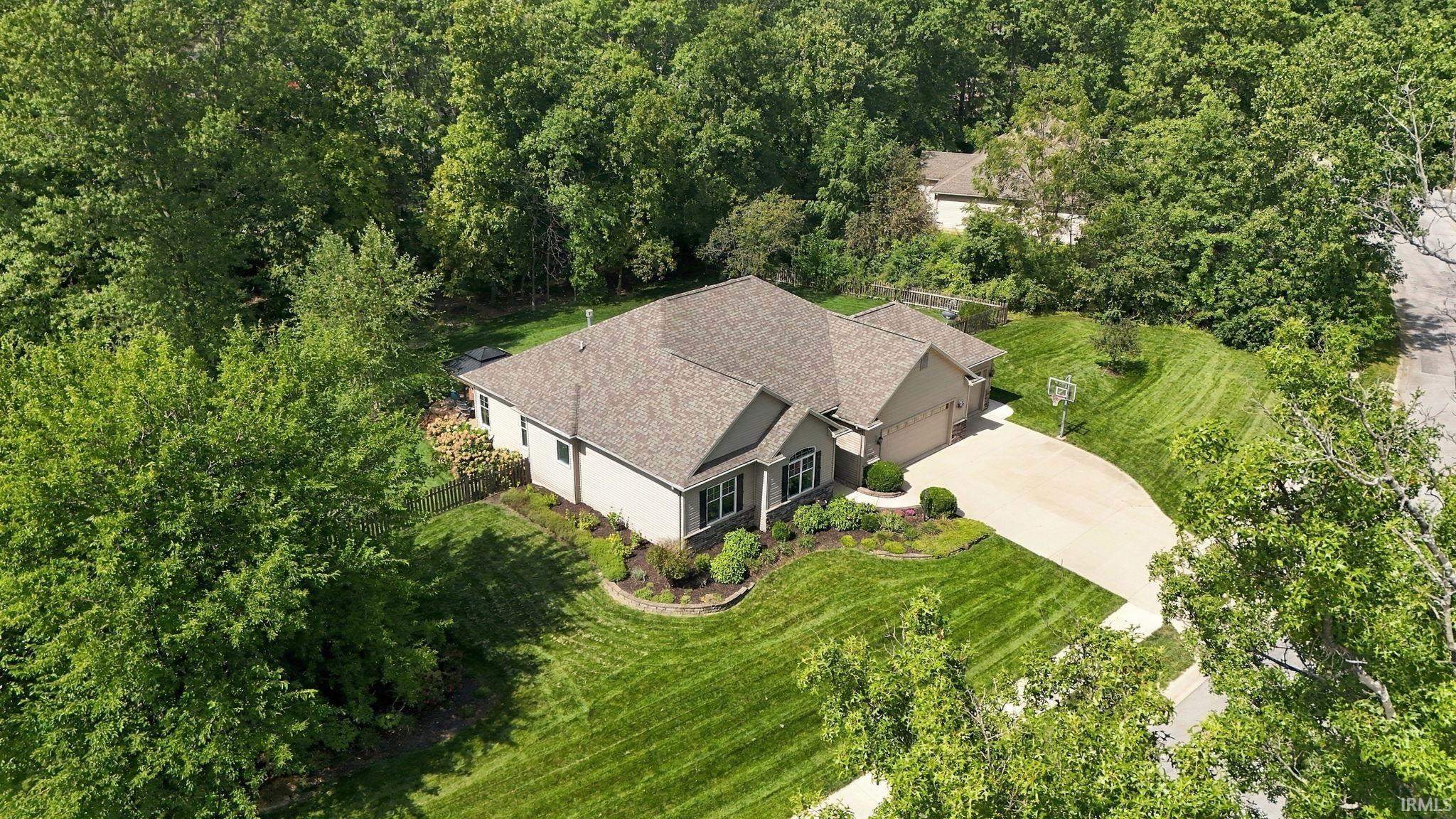 Photo 4 of Sale Pending at 326 Oak Forest Dr, Bluffton, IN 46714 | MLS# 202639061 | Listing updated on 2026-10-02
