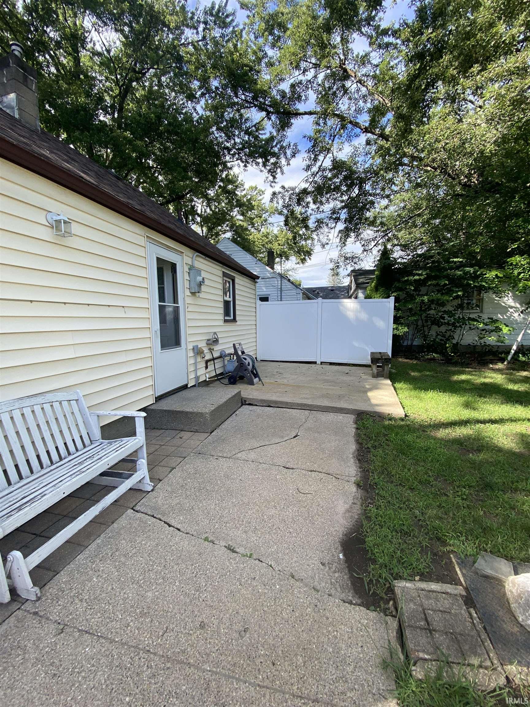 Photo 3 of Sale Pending at 15204 James Dr, Leo, IN 46765 | MLS# 202639091 | Listing updated on 2026-09-27