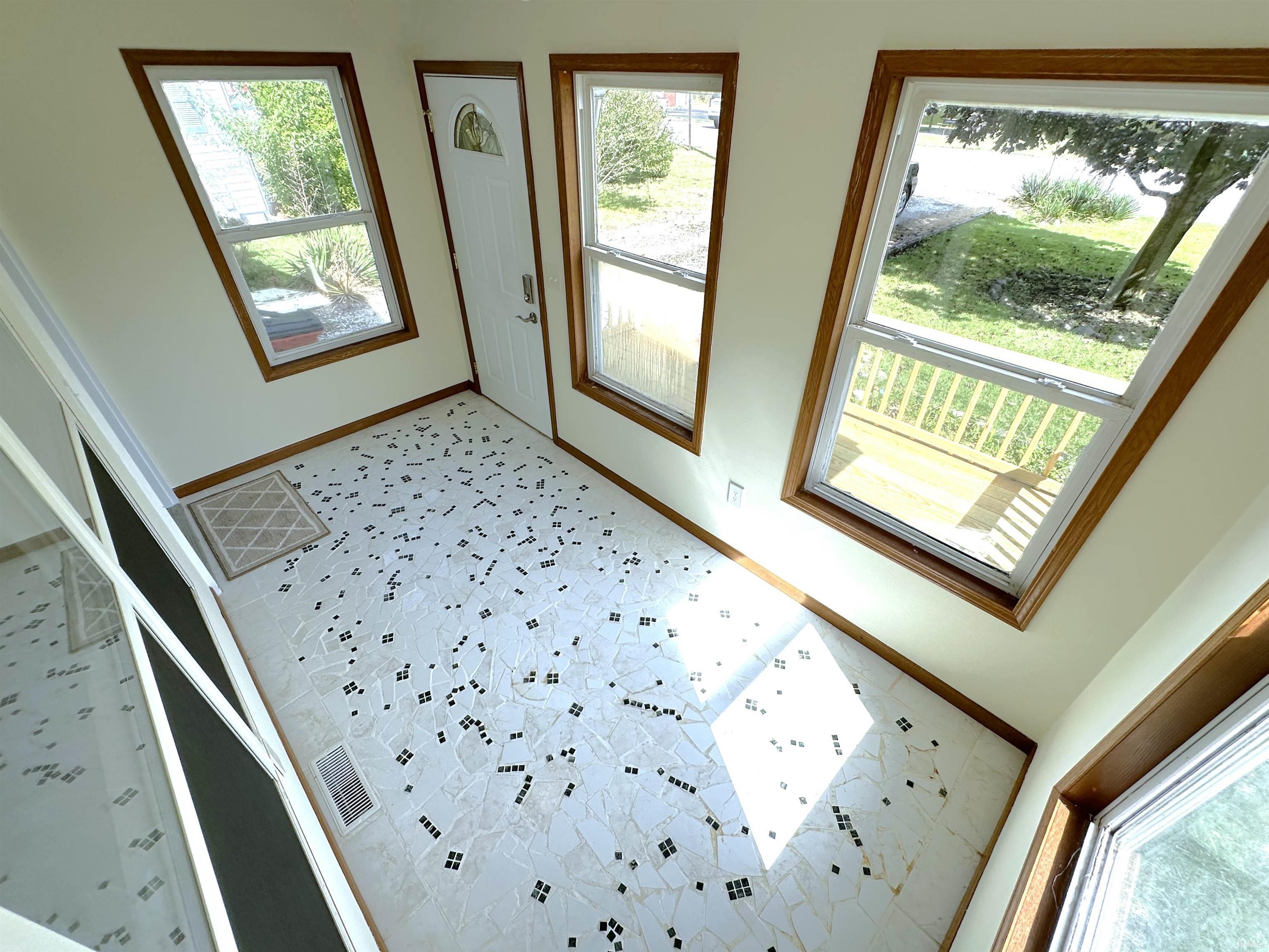 Photo 4 of Manufactured home for sale at 822 Bluewater Dr, Monticello, IN 47960 | MLS# 202639096 | Listing updated on 2026-09-21