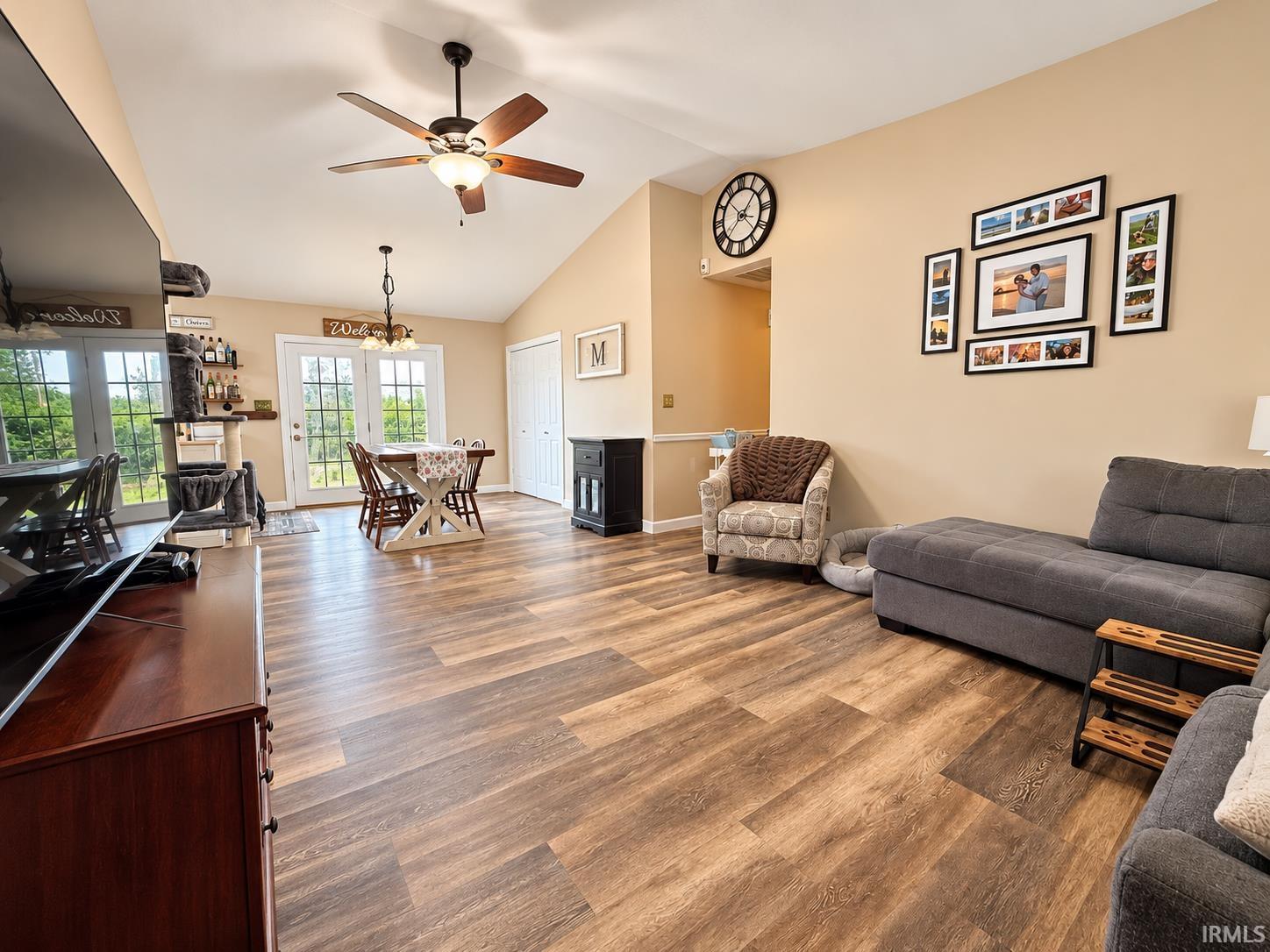 Photo 2 of Sale Pending at 1835 Glenmoor Rd, Evansville, IN 47715 | MLS# 202639123 | Listing updated on 2026-09-27