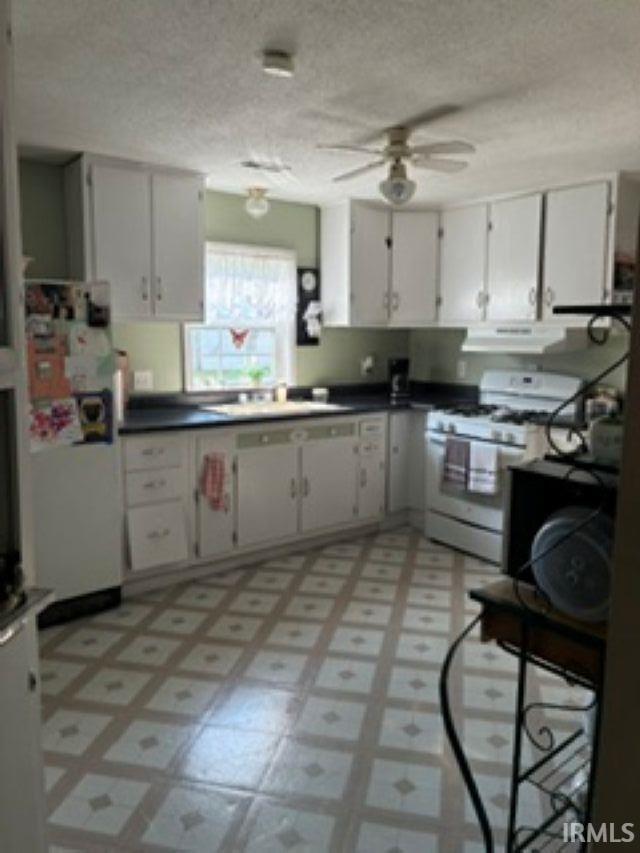 Photo 3 of Sale Pending at 568 Van Buren Ave, Peru, IN 46970 | MLS# 202639126 | Listing updated on 2026-09-23