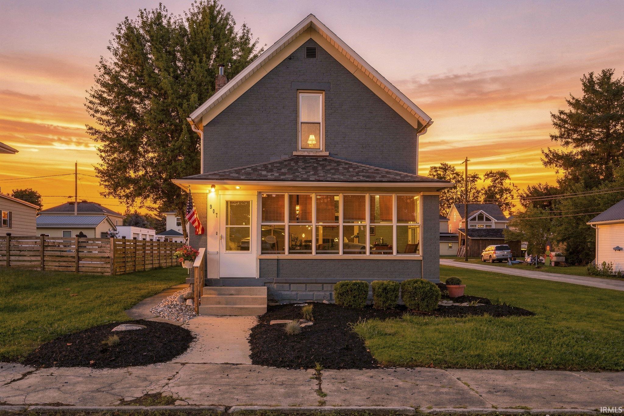 Photo 2 of Sale Pending at 907 Poplar St, Huntington, IN 46750 | MLS# 202639140 | Listing updated on 2026-10-01
