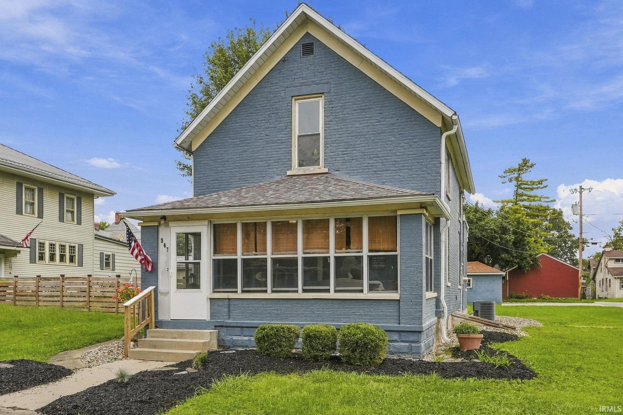 Photo 3 of Sale Pending at 907 Poplar St, Huntington, IN 46750 | MLS# 202639140 | Listing updated on 2026-10-01