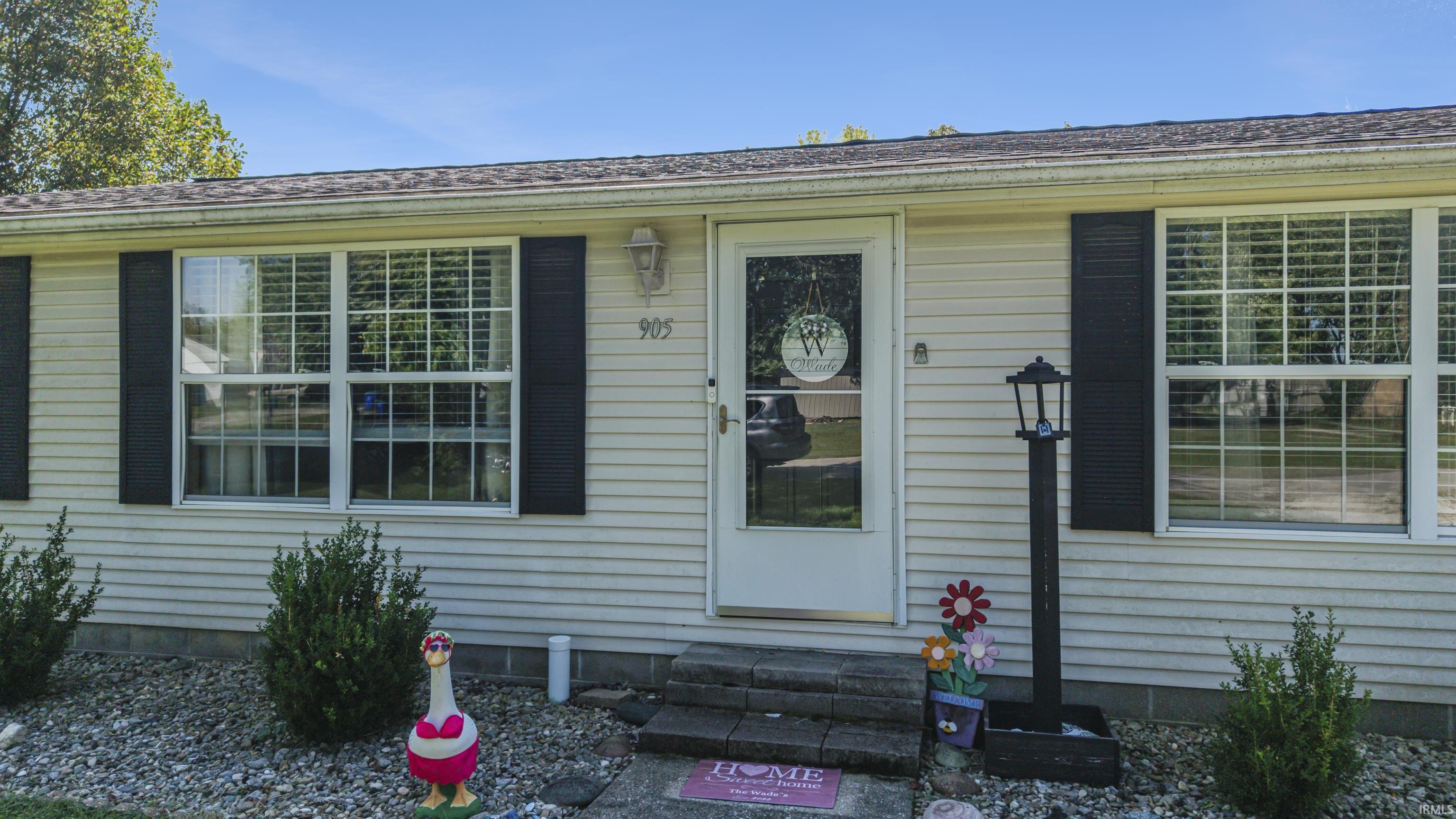 Photo 3 of Sale Pending at 905 E Kentucky St, Princeton, IN 47670 | MLS# 202639147 | Listing updated on 2026-09-25
