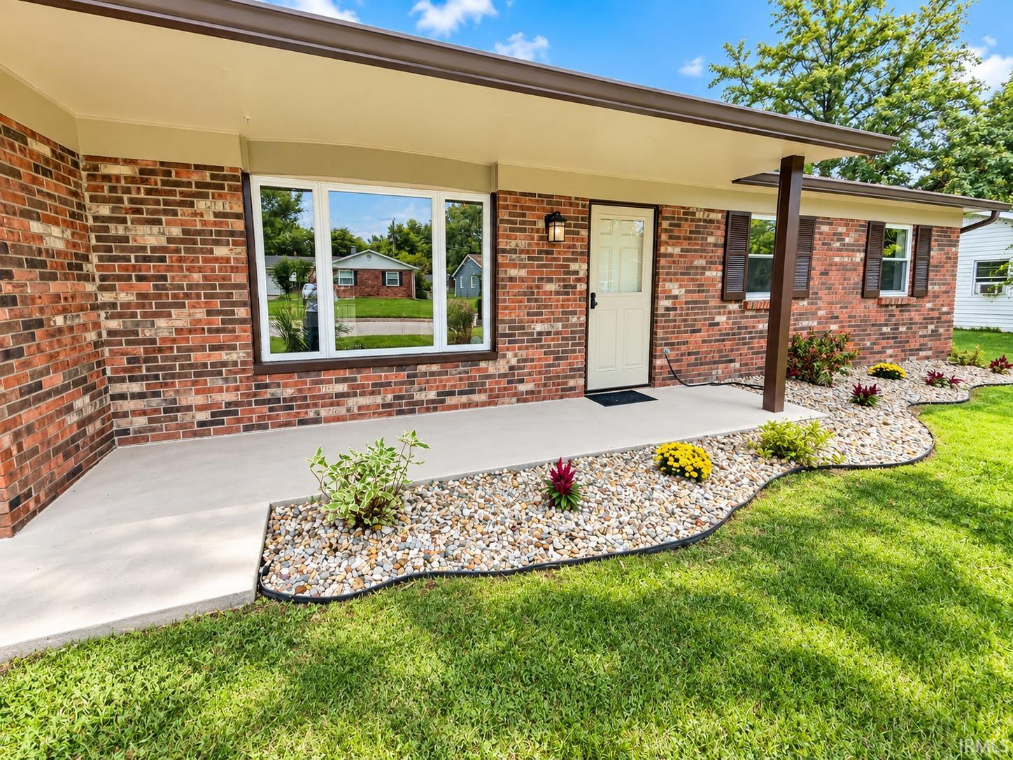 Photo 4 of Manufactured home for sale at 721 S Parkway Dr, Bloomington, IN 47403 | MLS# 202639172 | Listing updated on 2026-09-22