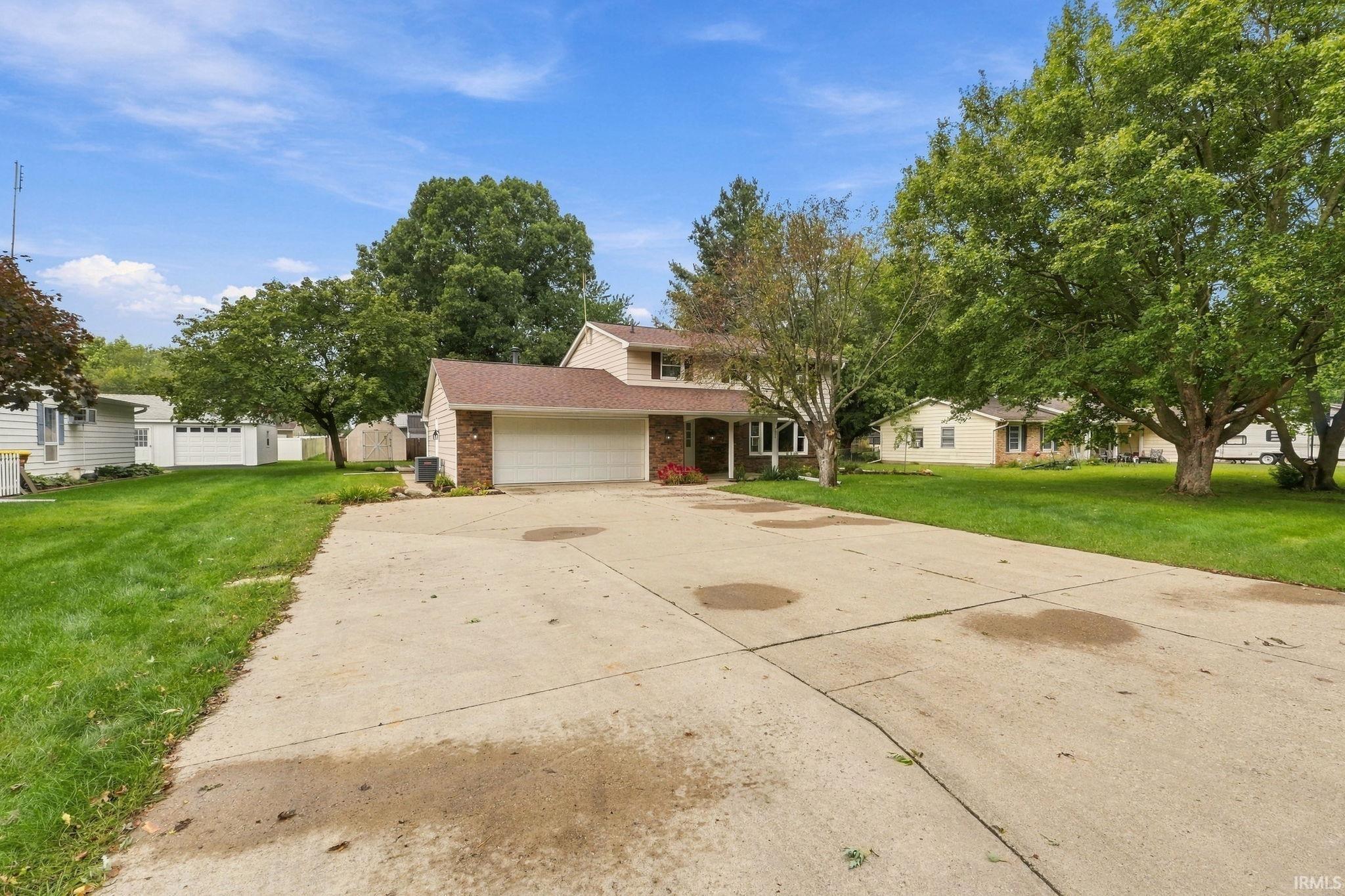 Photo 3 of Sale Pending at 1336 Kenwood Dr, Bluffton, IN 46714 | MLS# 202639185 | Listing updated on 2026-09-24