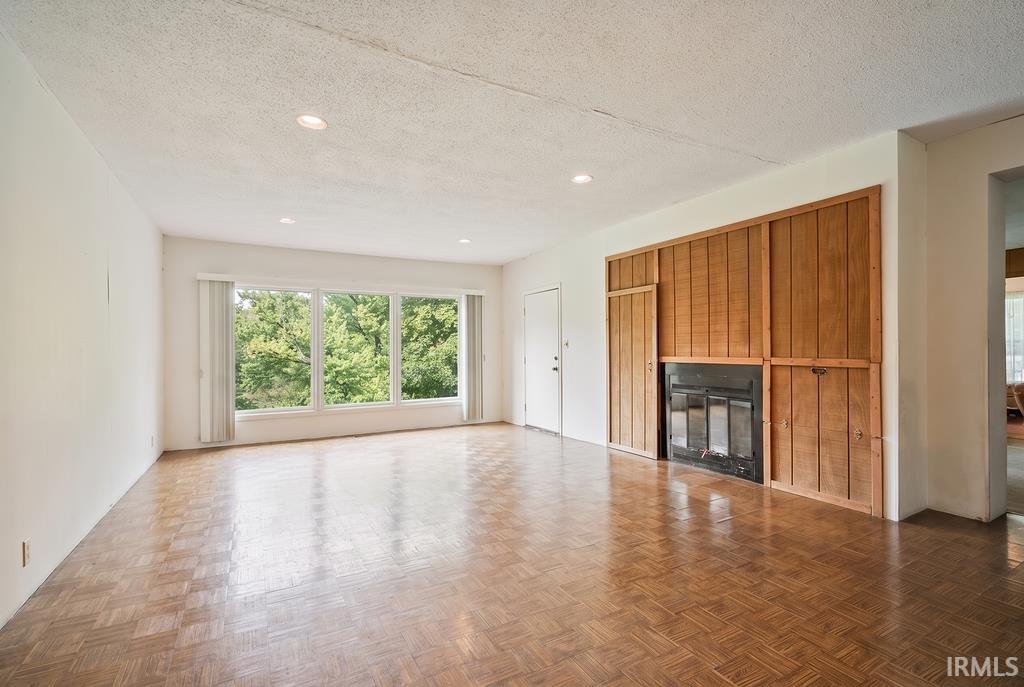 Photo 4 of Sale Pending at 809 W Riverside Dr, Peru, IN 46970 | MLS# 202639190 | Listing updated on 2026-09-26