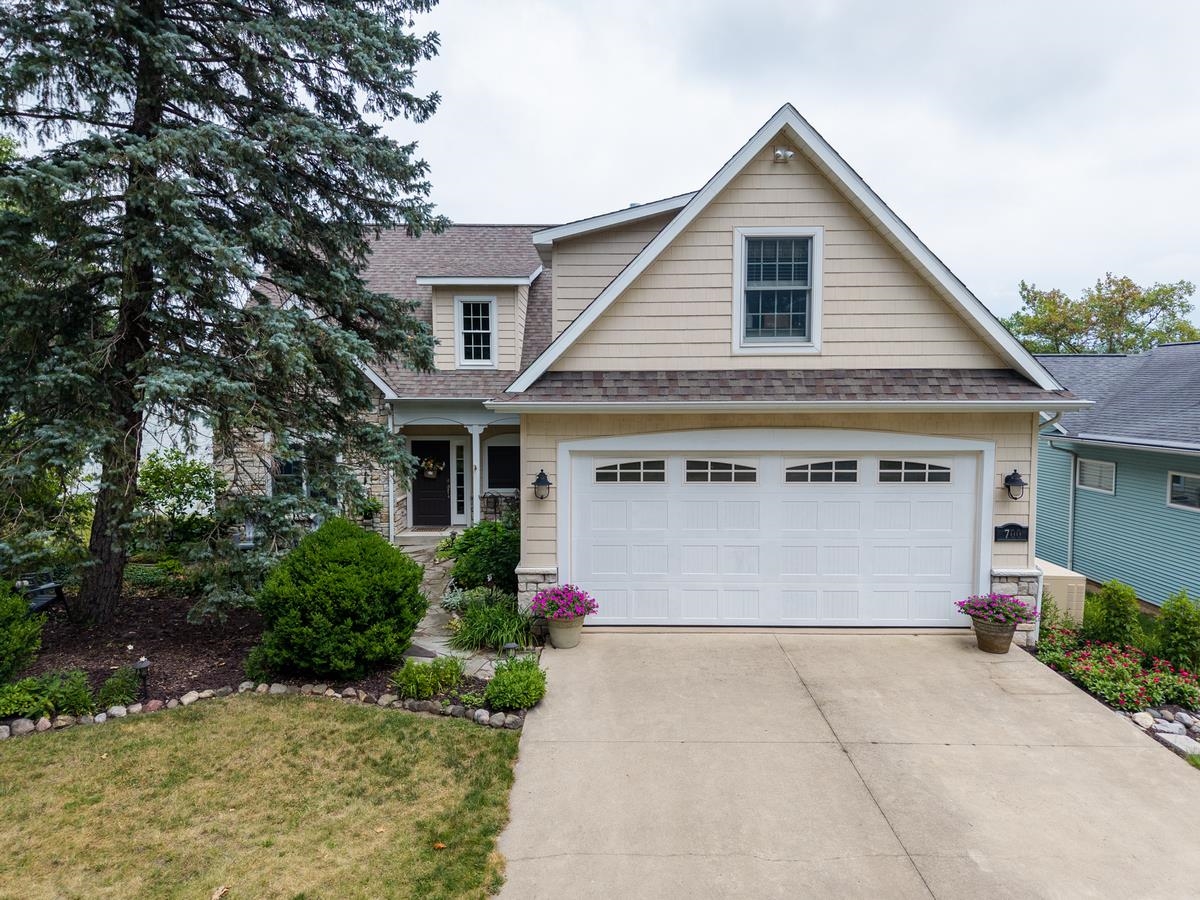 Photo 3 of Manufactured home for sale at 700 Ln 210 Hamilton Lk, Hamilton, IN 46742 | MLS# 202639213 | Listing updated on 2026-09-23