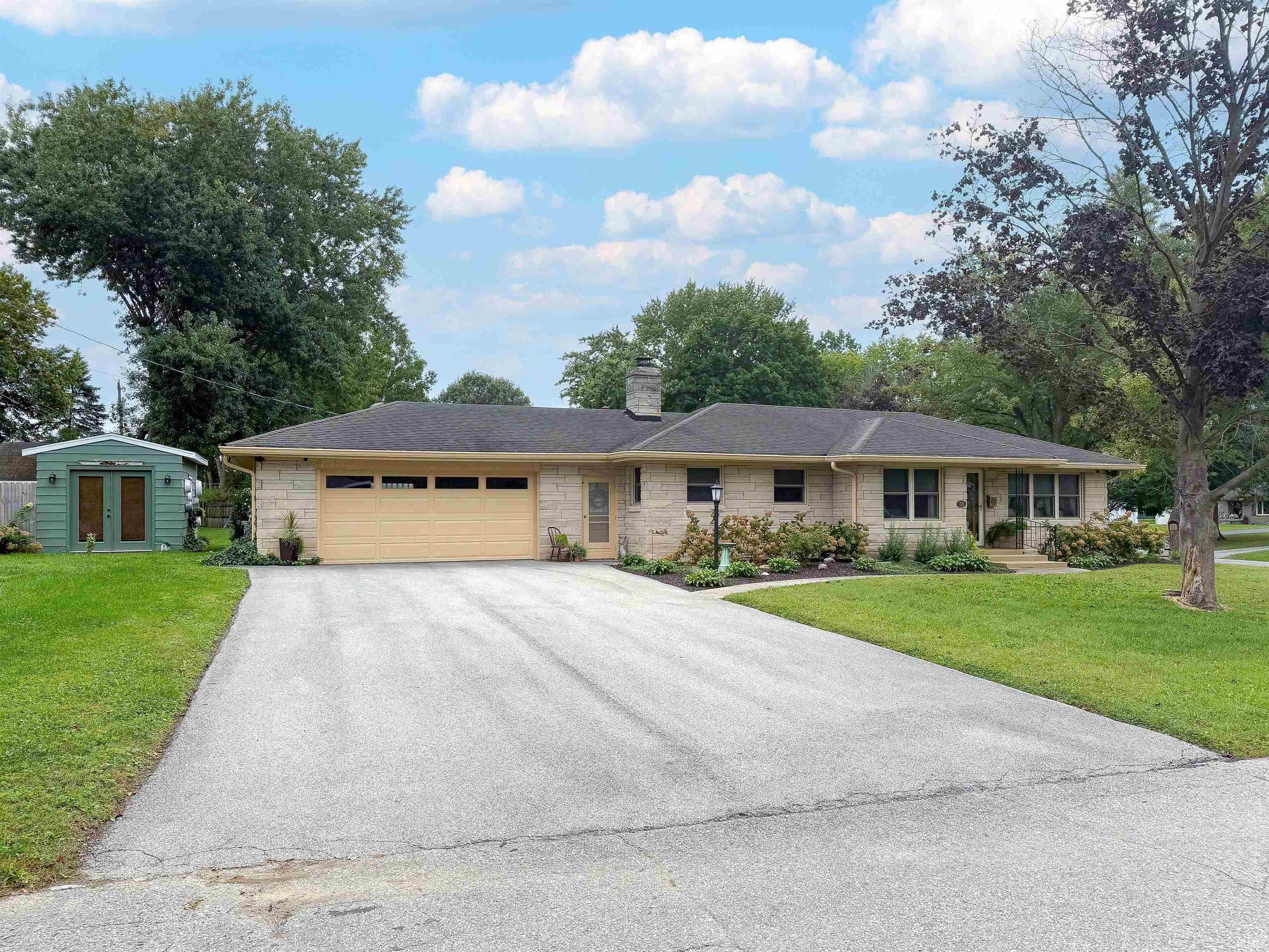 Manufactured home for sale at 721 Maplecrest Ave, Kokomo, IN 46902 | MLS# 202639217
