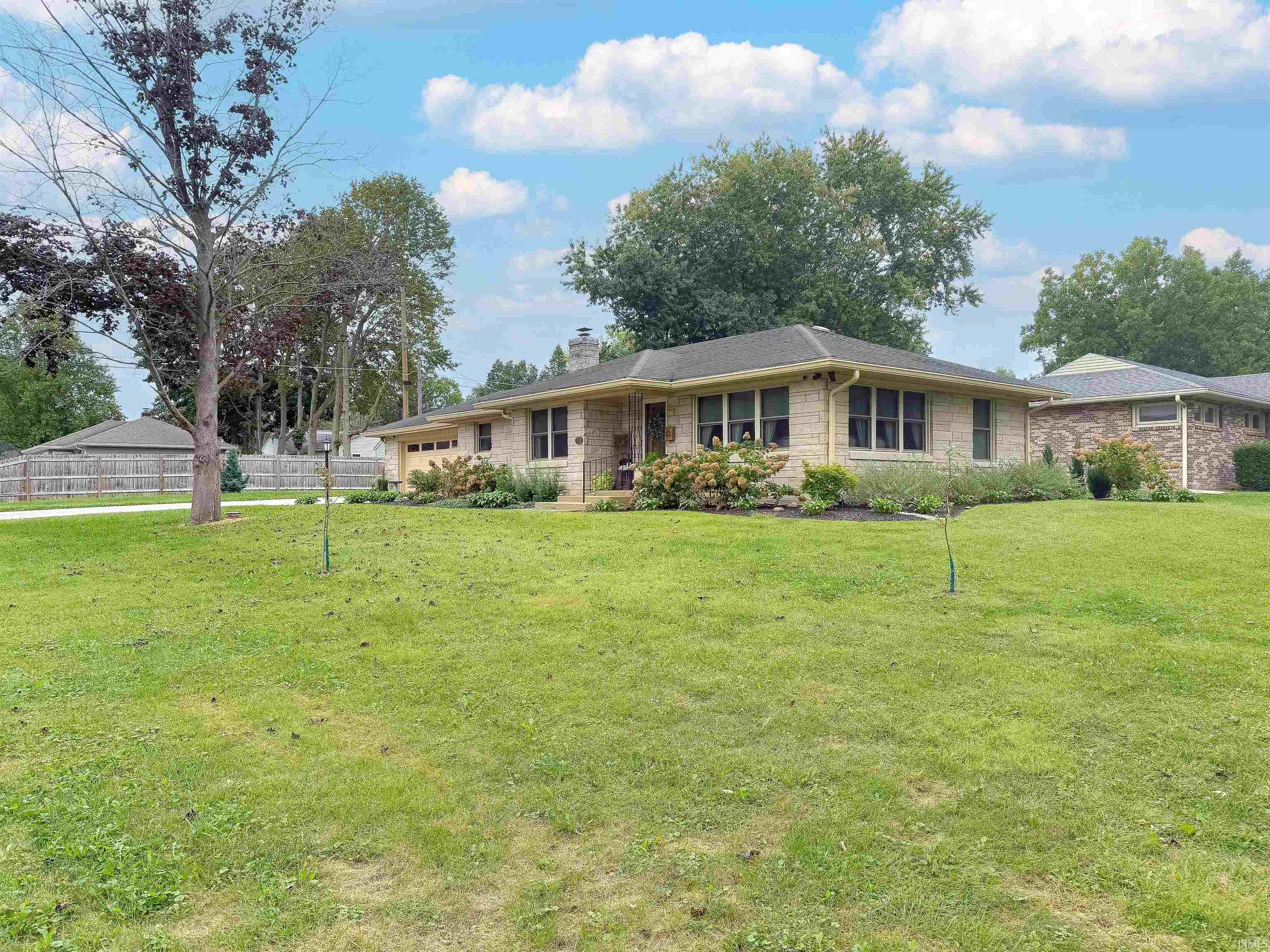 Photo 2 of Manufactured home for sale at 721 Maplecrest Ave, Kokomo, IN 46902 | MLS# 202639217 | Listing updated on 2026-09-23