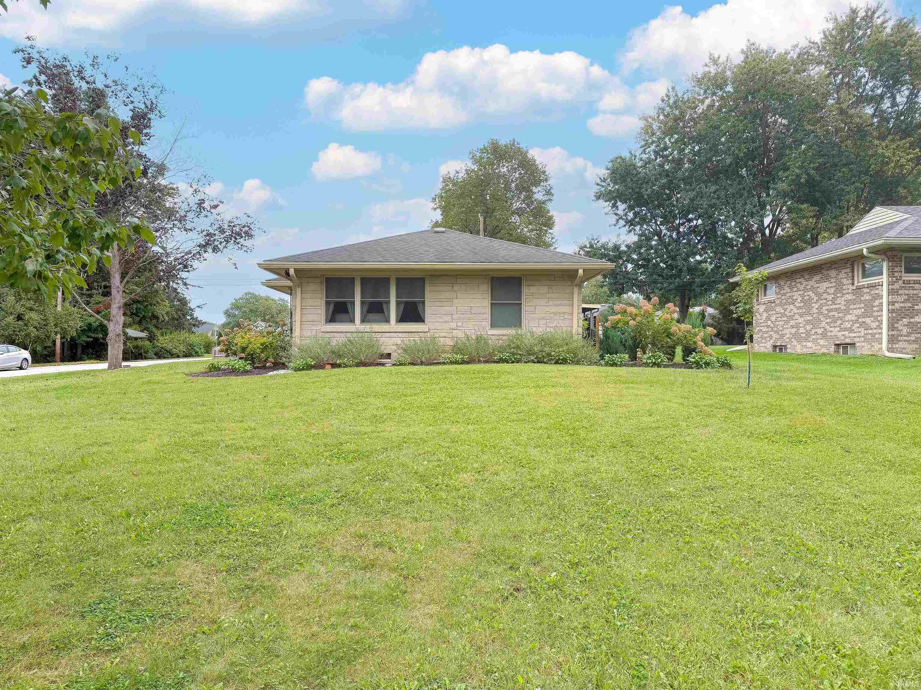 Photo 3 of Manufactured home for sale at 721 Maplecrest Ave, Kokomo, IN 46902 | MLS# 202639217 | Listing updated on 2026-09-23