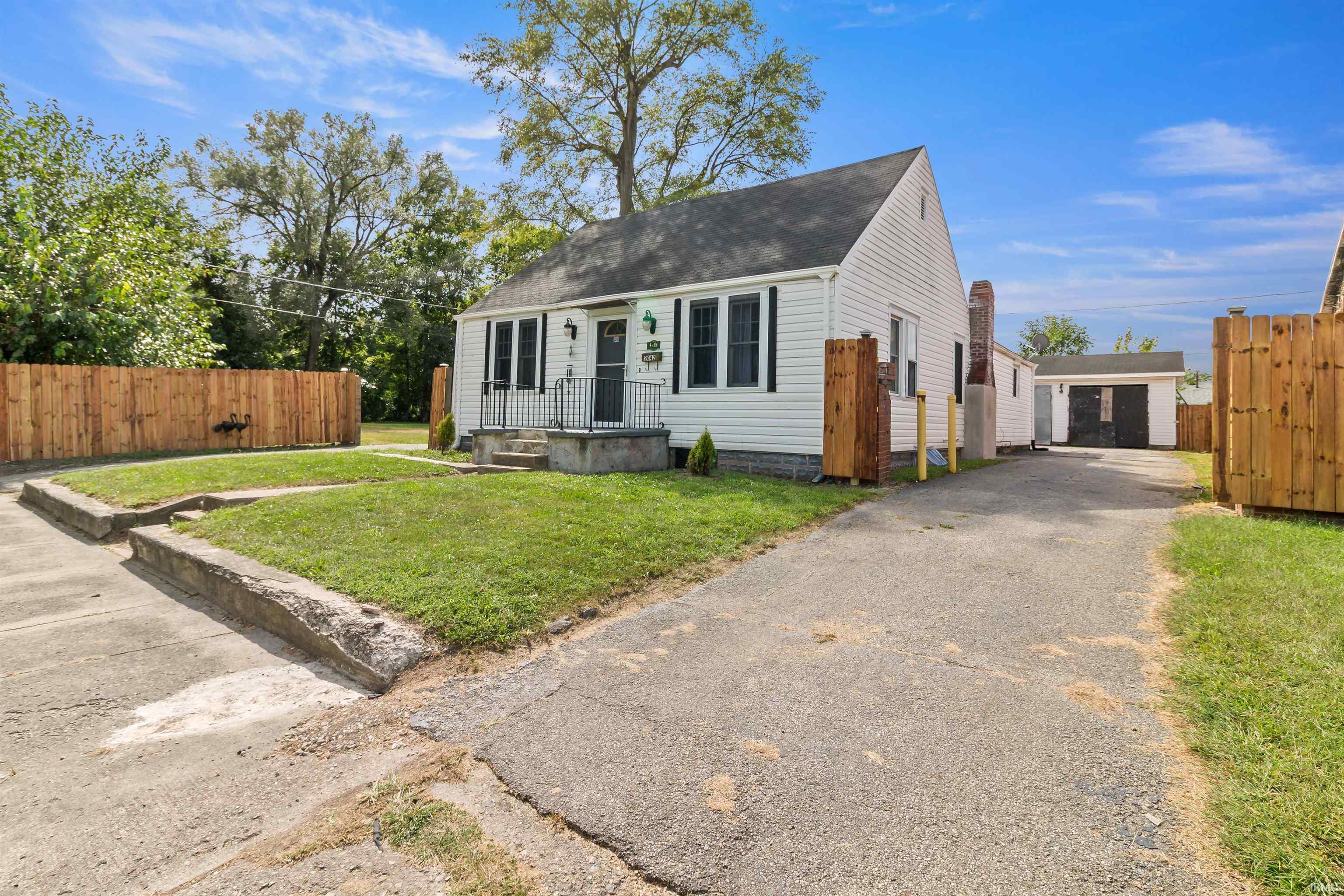 Photo 2 of Sale Pending at 2042 S Meridian St, Marion, IN 46953 | MLS# 202639242 | Listing updated on 2026-09-24