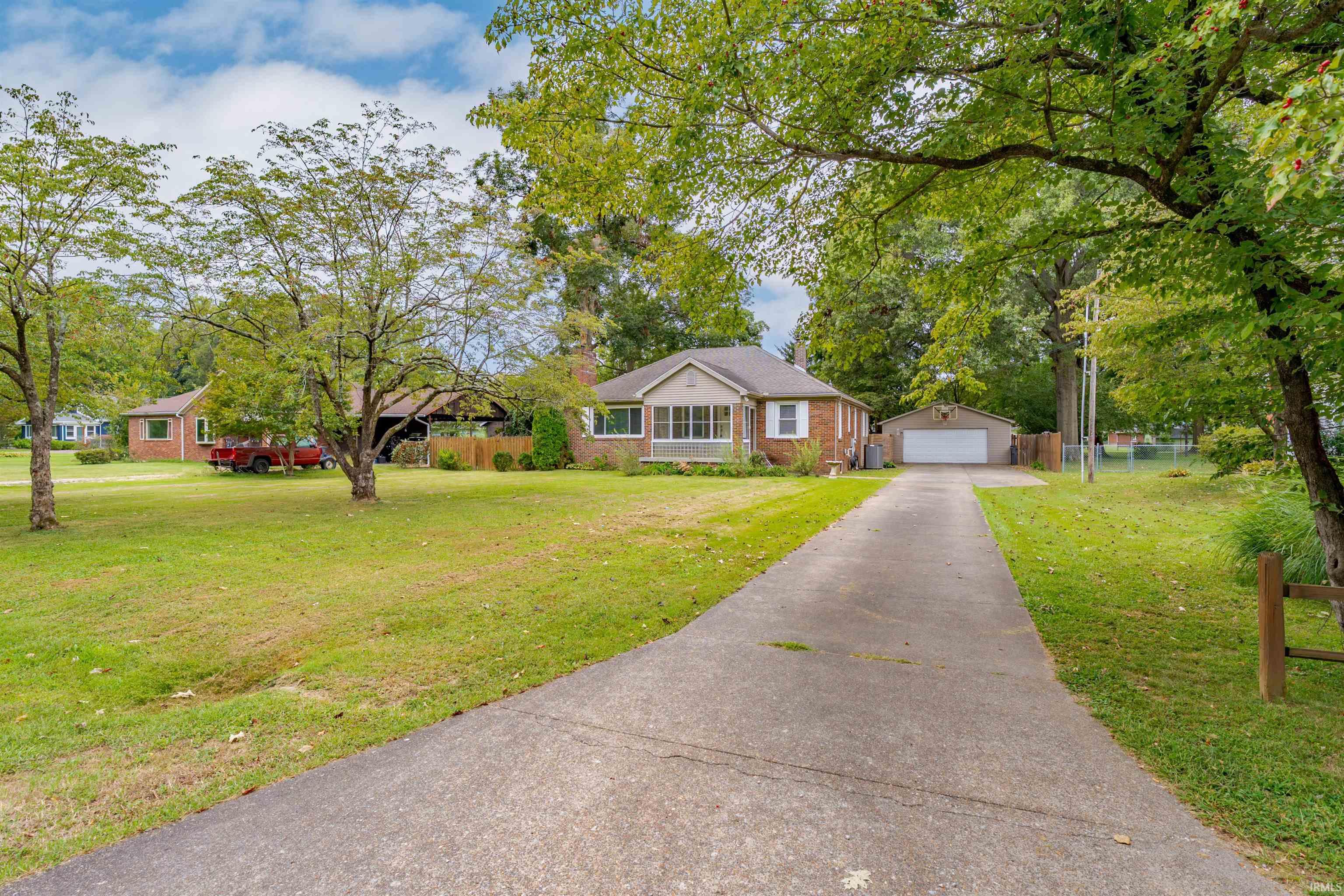 Photo 1 of Sale Pending at 1327 Thompson Ave, Evansville, IN 47715 | MLS# 202639351 | Listing updated on 2026-10-01