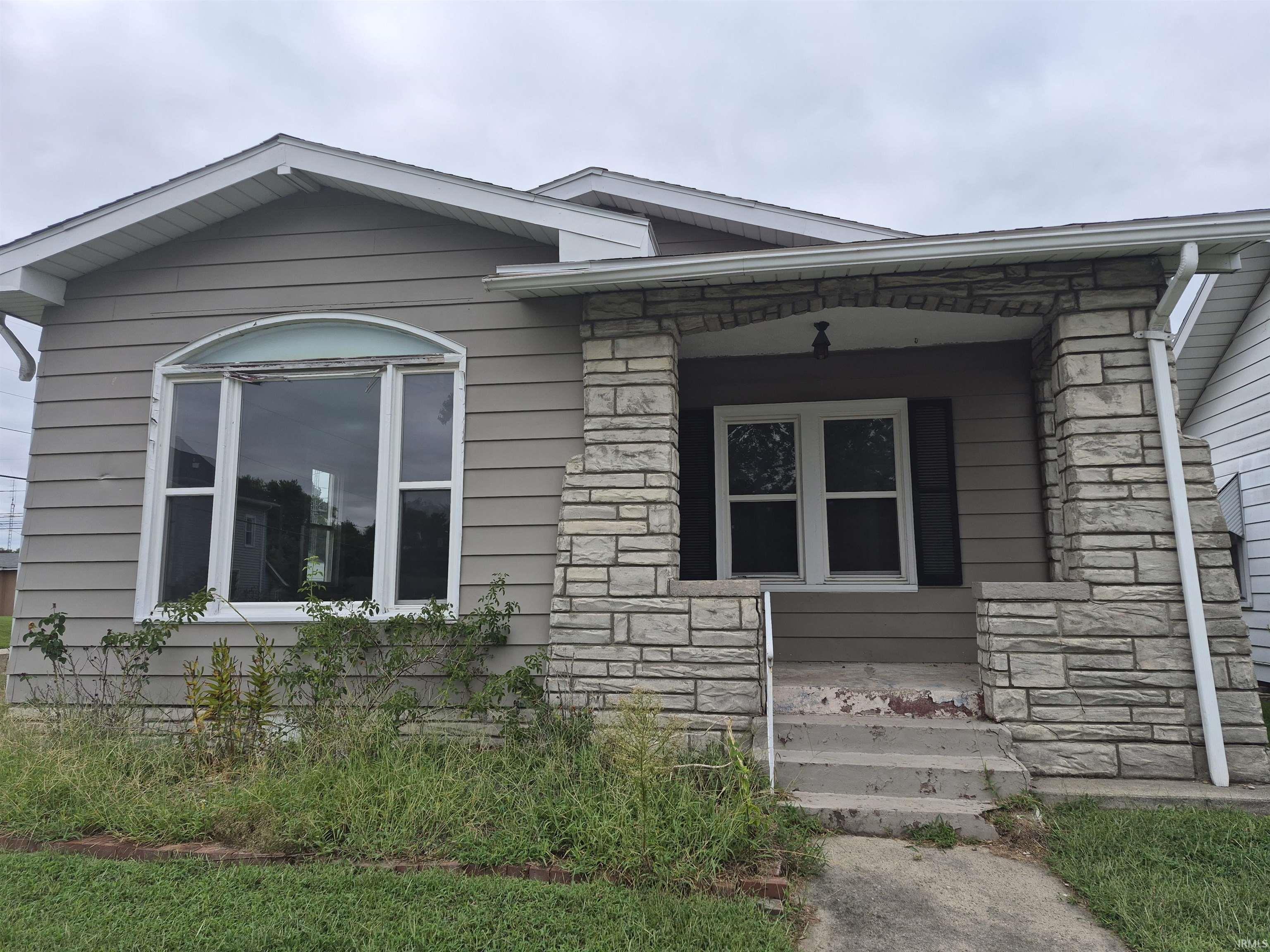 Manufactured home for sale at 1302 Upper 11th St, Vincennes, IN 47591 | MLS# 202639369