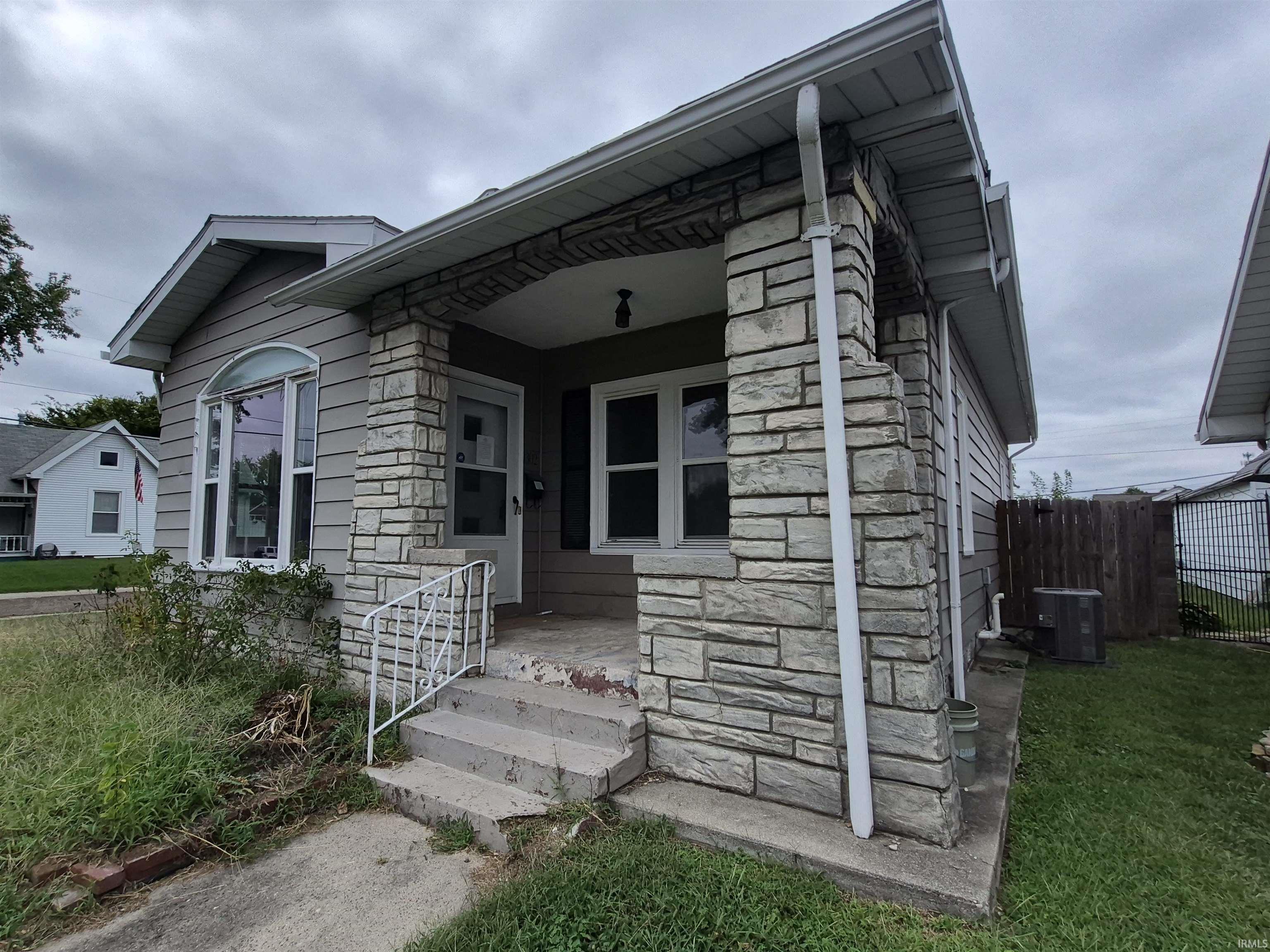 Photo 2 of Manufactured home for sale at 1302 Upper 11th St, Vincennes, IN 47591 | MLS# 202639369 | Listing updated on 2026-09-23