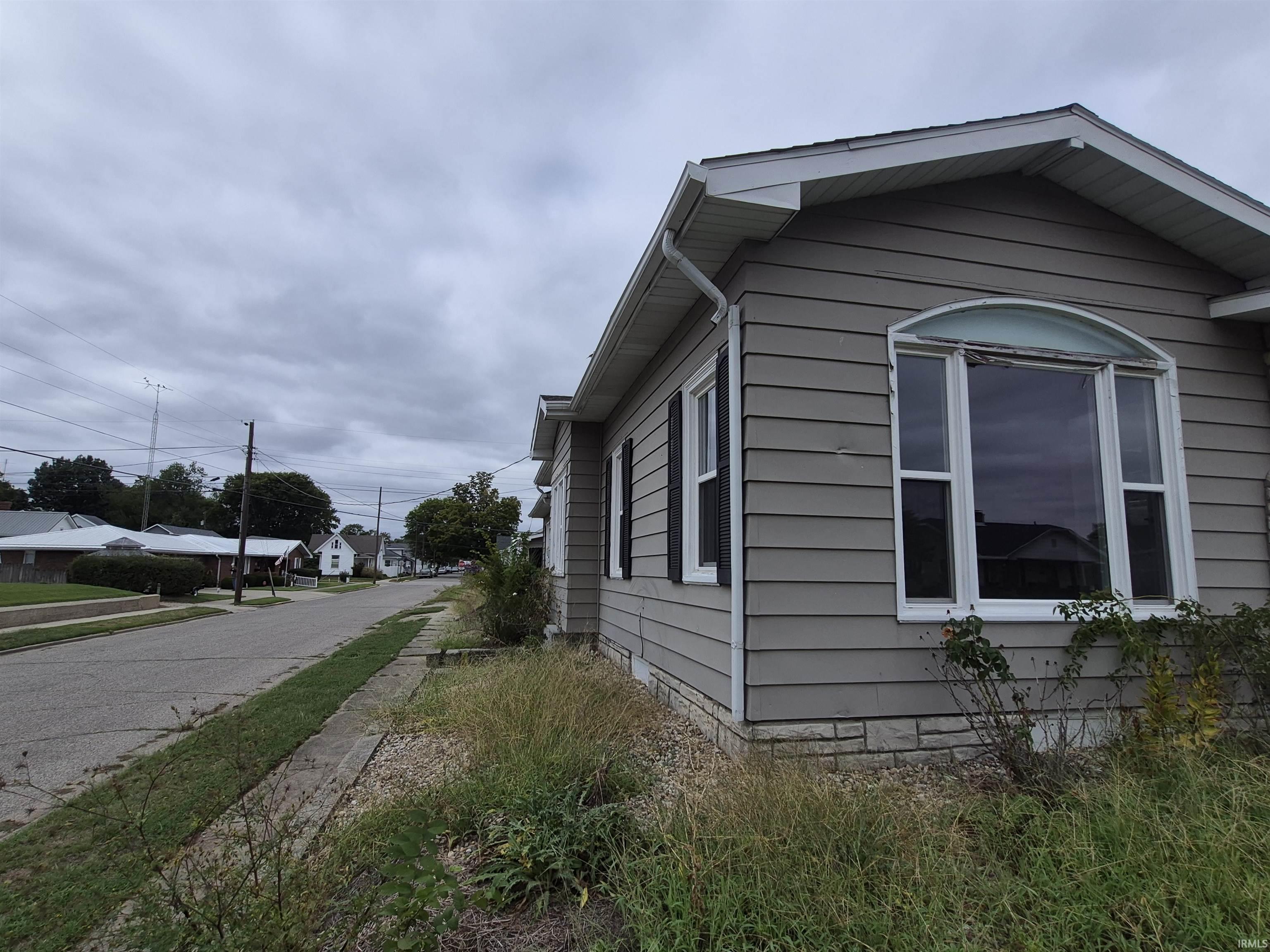 Photo 3 of Manufactured home for sale at 1302 Upper 11th St, Vincennes, IN 47591 | MLS# 202639369 | Listing updated on 2026-09-23