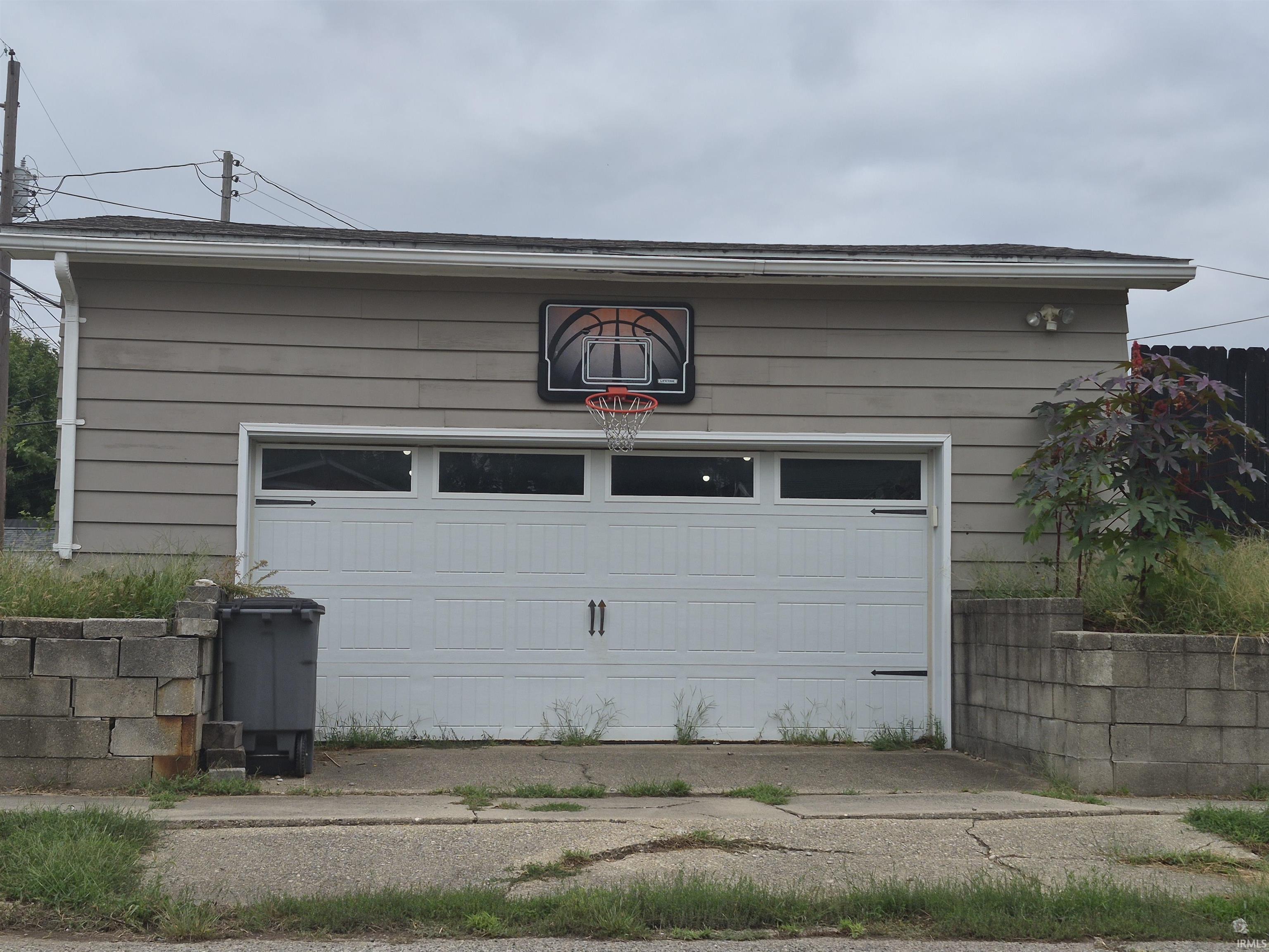 Photo 3 of Manufactured home for sale at 1302 Upper 11th St, Vincennes, IN 47591 | MLS# 202639369 | Listing updated on 2026-09-23