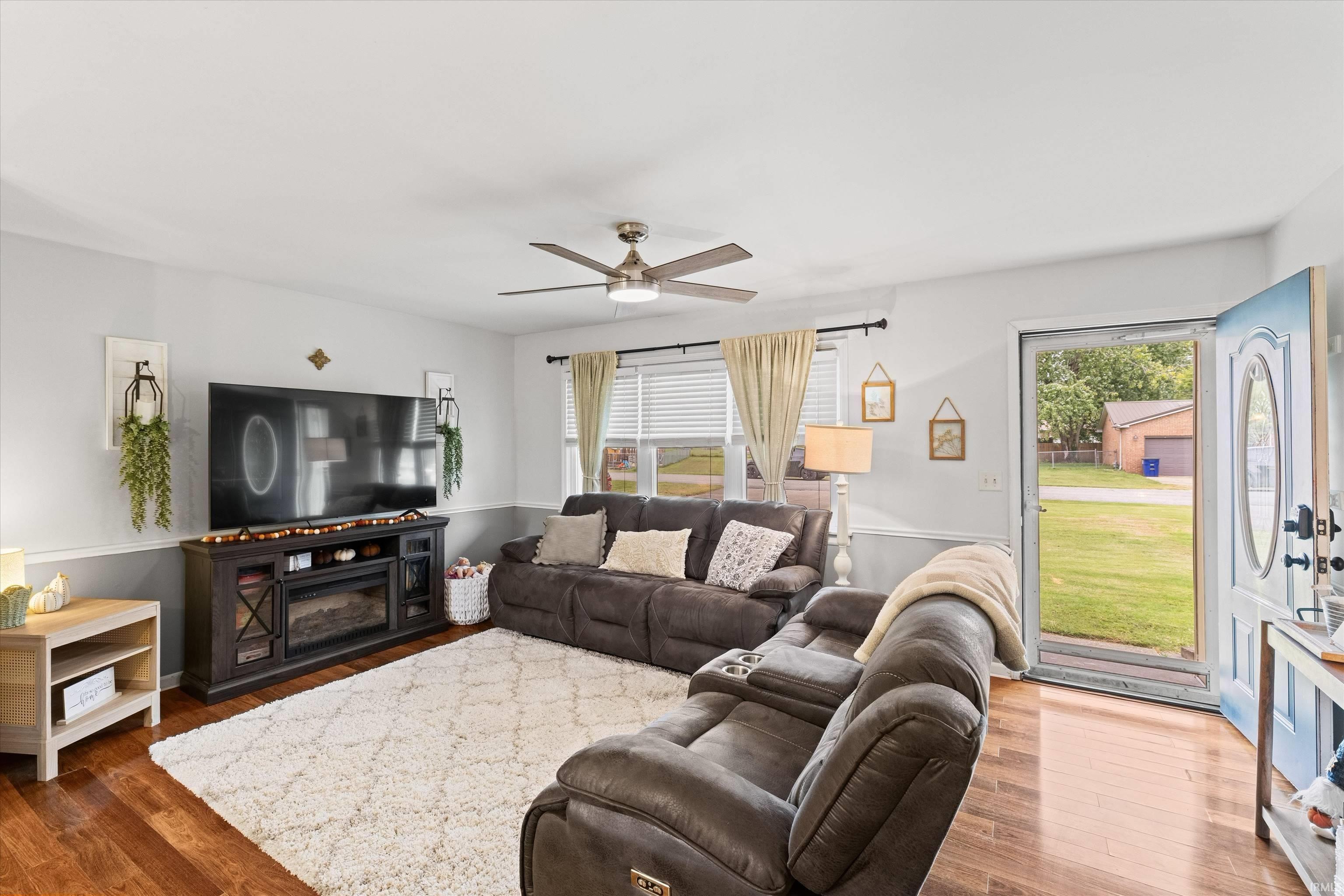 Photo 3 of Sale Pending at 906 S Robin St, Princeton, IN 47670 | MLS# 202639386 | Listing updated on 2026-09-28