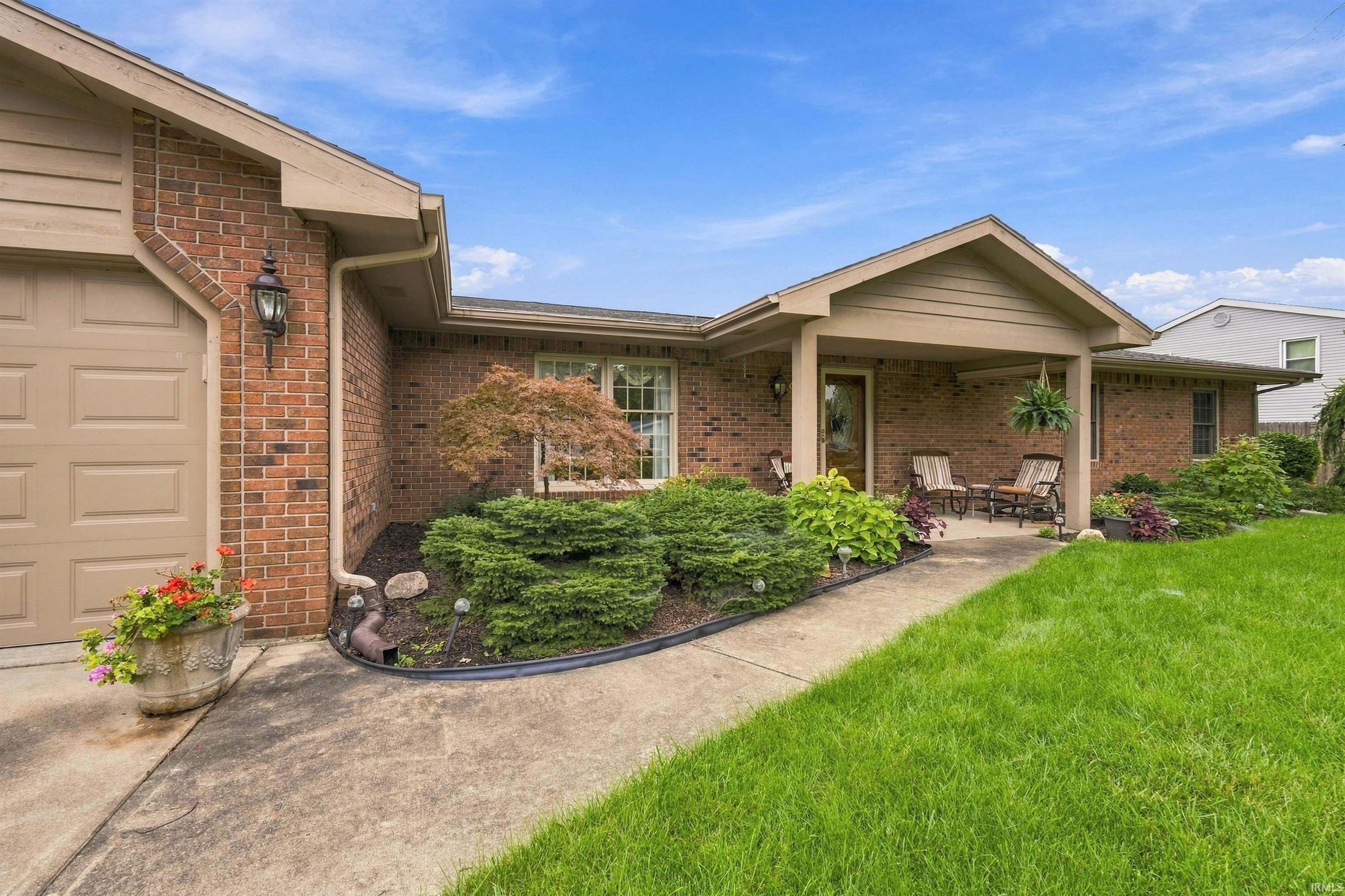 Photo 2 of Manufactured home for sale at 940 Waynesboro Rd, Decatur, IN 46733 | MLS# 202639388 | Listing updated on 2026-09-23