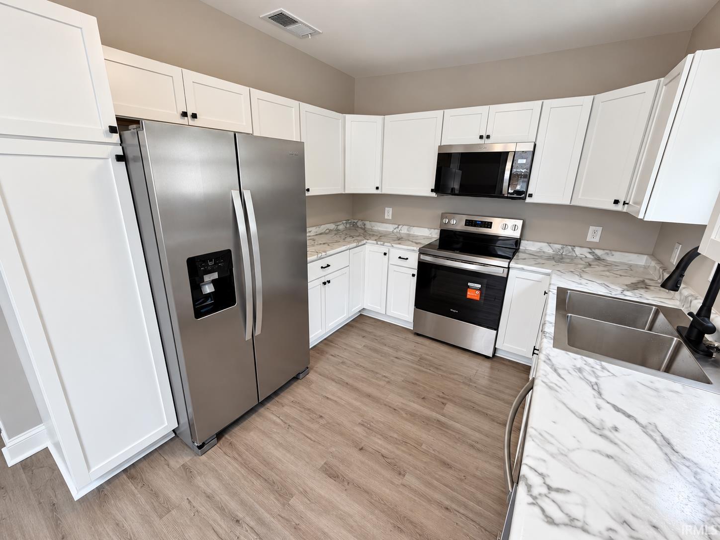 Photo 4 of Sale Pending at 1713 Ewing Ave, Evansville, IN 47712 | MLS# 202639433 | Listing updated on 2026-10-02