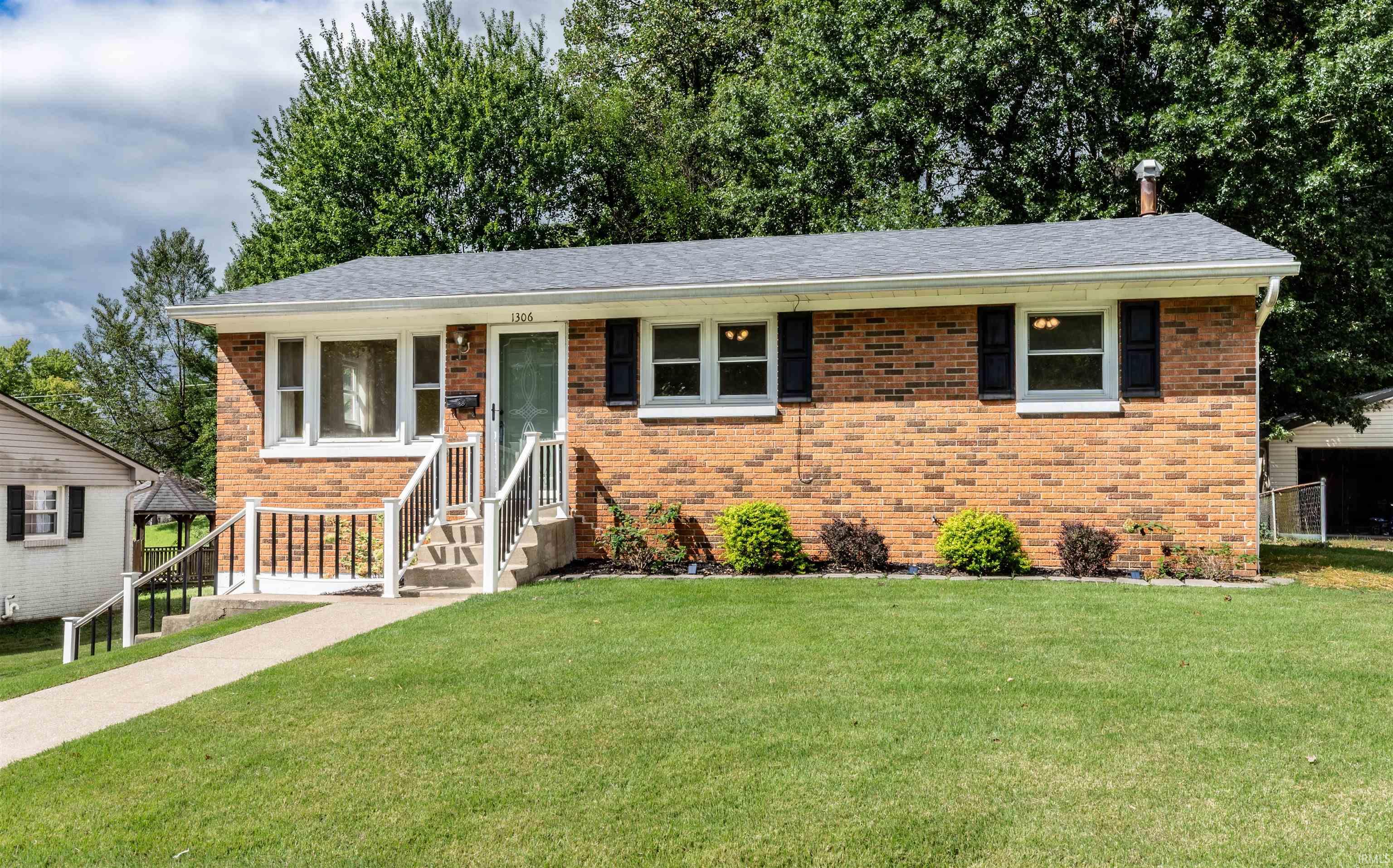 Photo 1 of Manufactured home for sale at 1306 Terrace Ave, Evansville, IN 47720 | MLS# 202639493 | Listing updated on 2026-10-03
