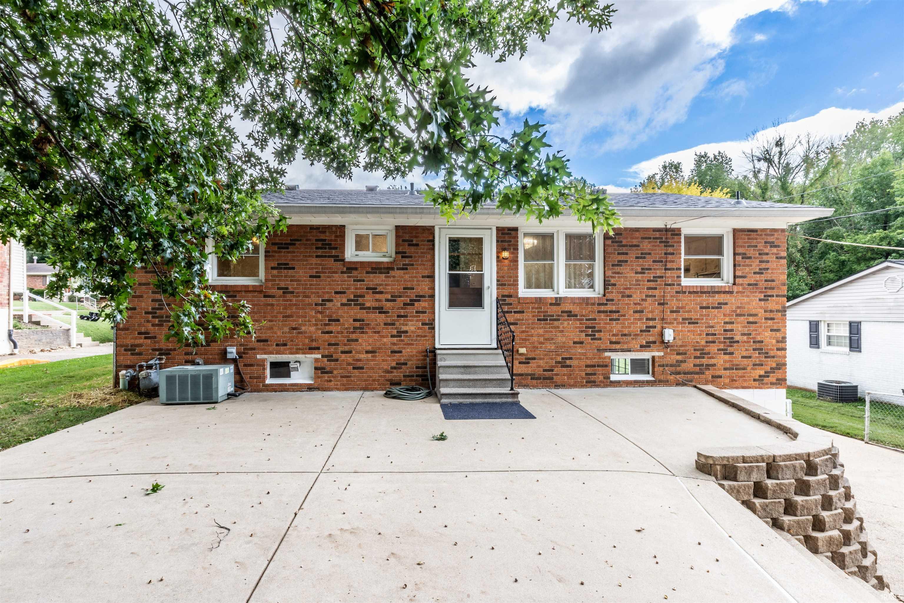 Photo 3 of Manufactured home for sale at 1306 Terrace Ave, Evansville, IN 47720 | MLS# 202639493 | Listing updated on 2026-10-03