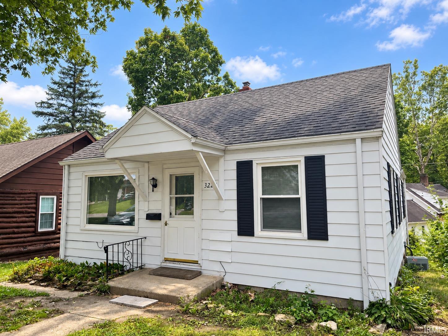 Photo 1 of Sale Pending at 3223 Eastbrook Dr, Fort Wayne, IN 46805 | MLS# 202639499 | Listing updated on 2026-10-02