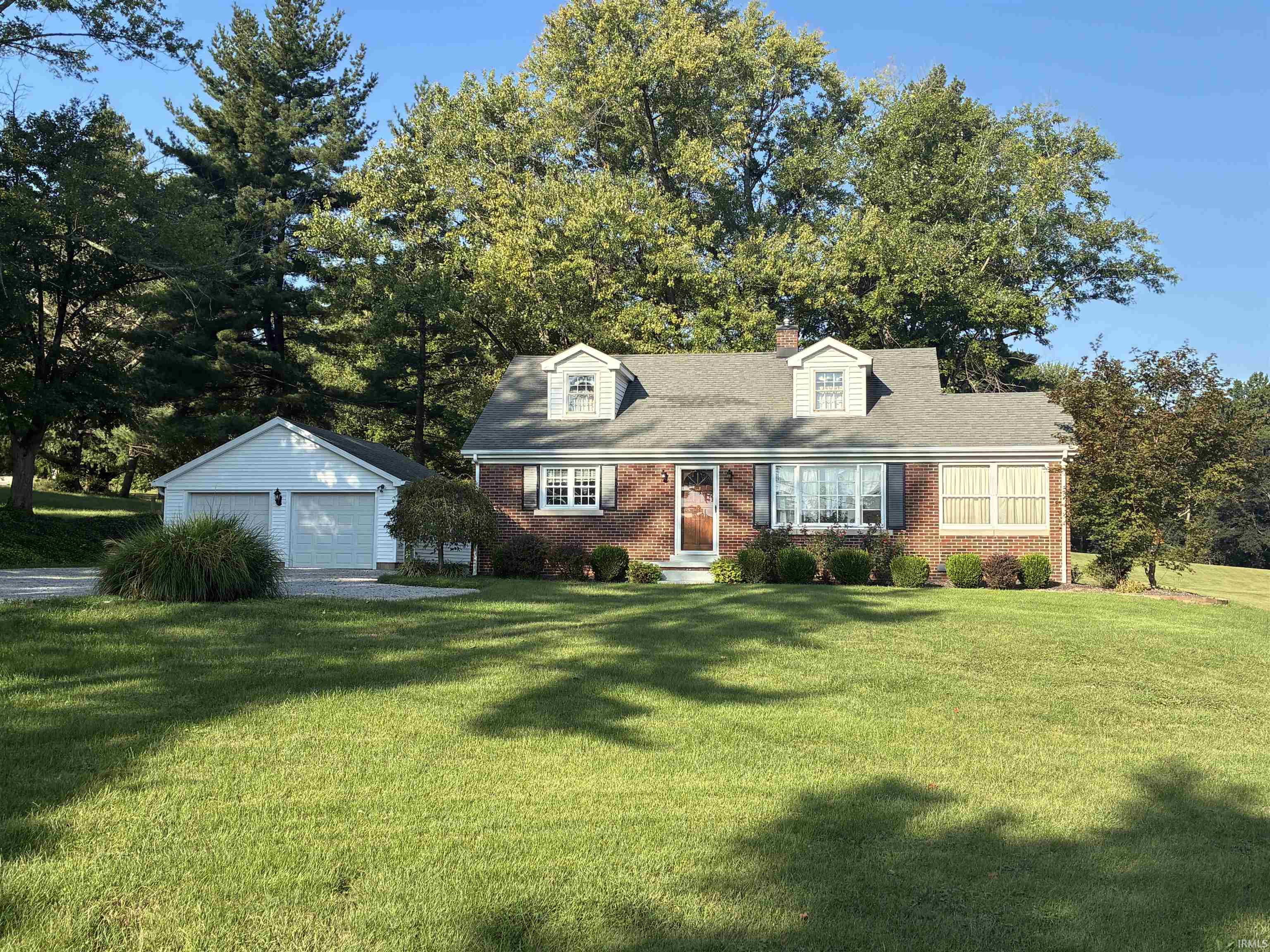 Photo 2 of Single family home for sale at 3210 Mesker Park Dr, Evansville, IN 47720 | MLS# 202639508 | Listing updated on 2026-10-24