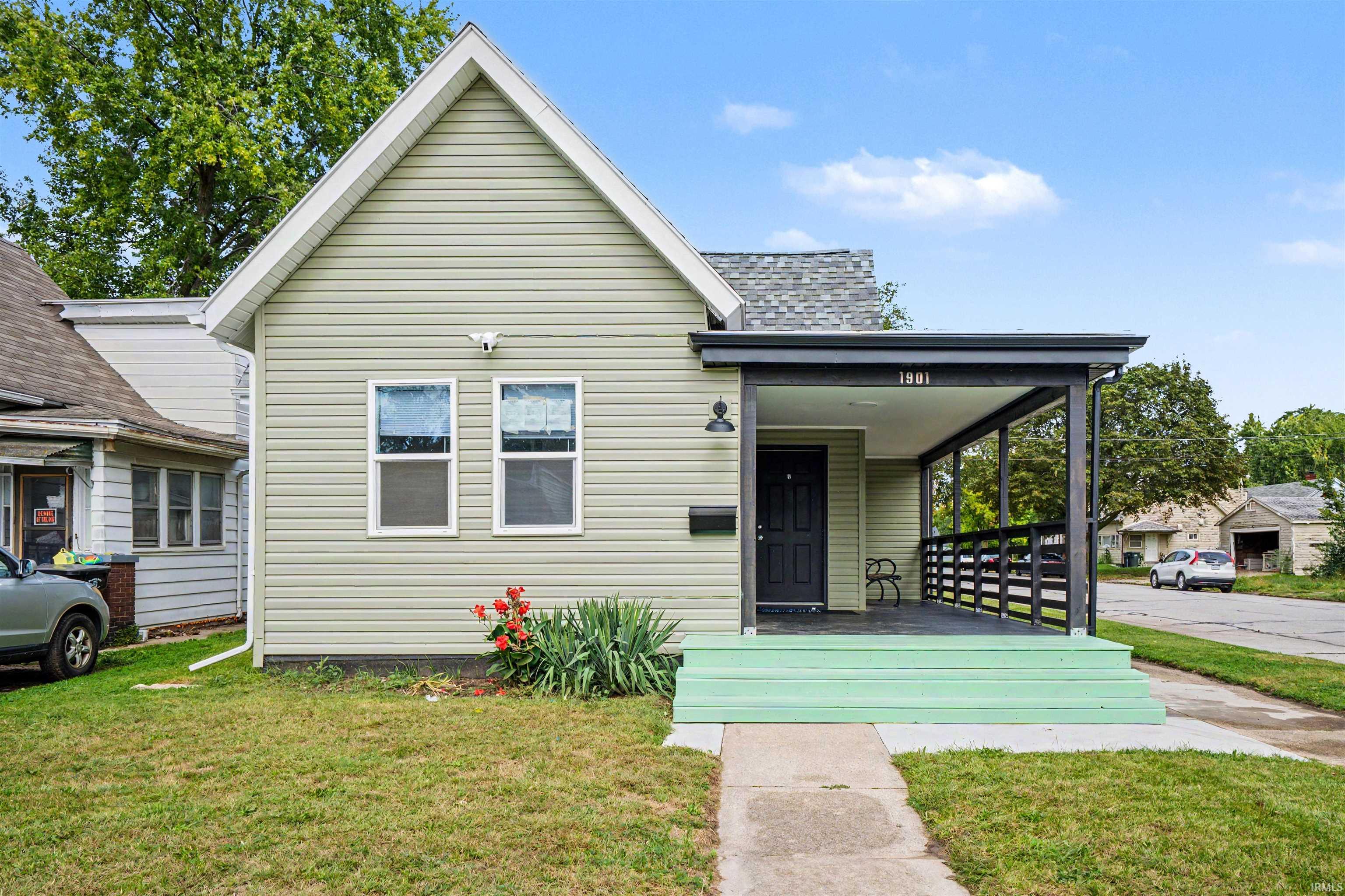 Manufactured home for sale at 1901 Linden Ave, South Bend, IN 46628 | MLS# 202639676