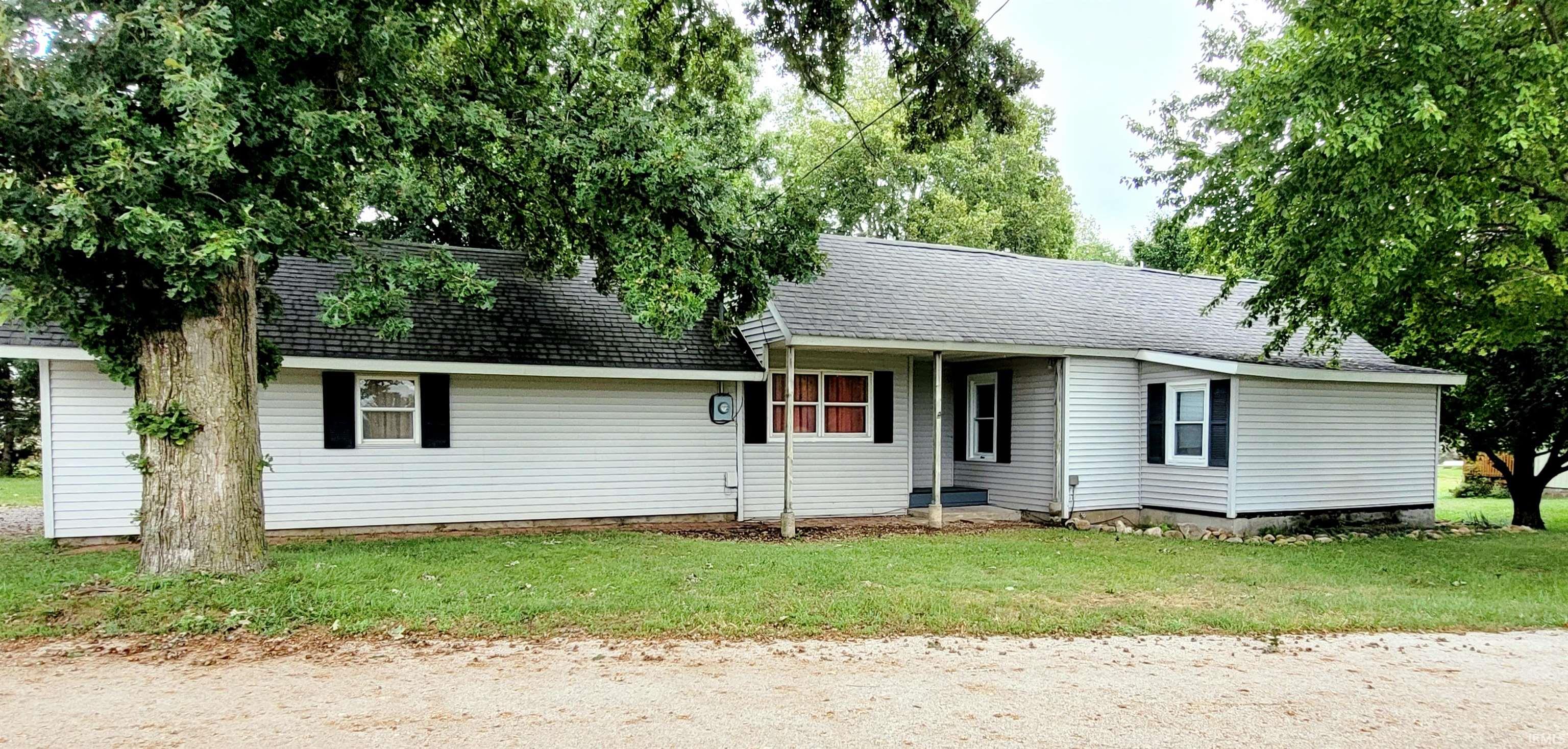 Photo 2 of Sale Pending at 1587 W South Rd, Delphi, IN 46923 | MLS# 202639782 | Listing updated on 2026-09-25