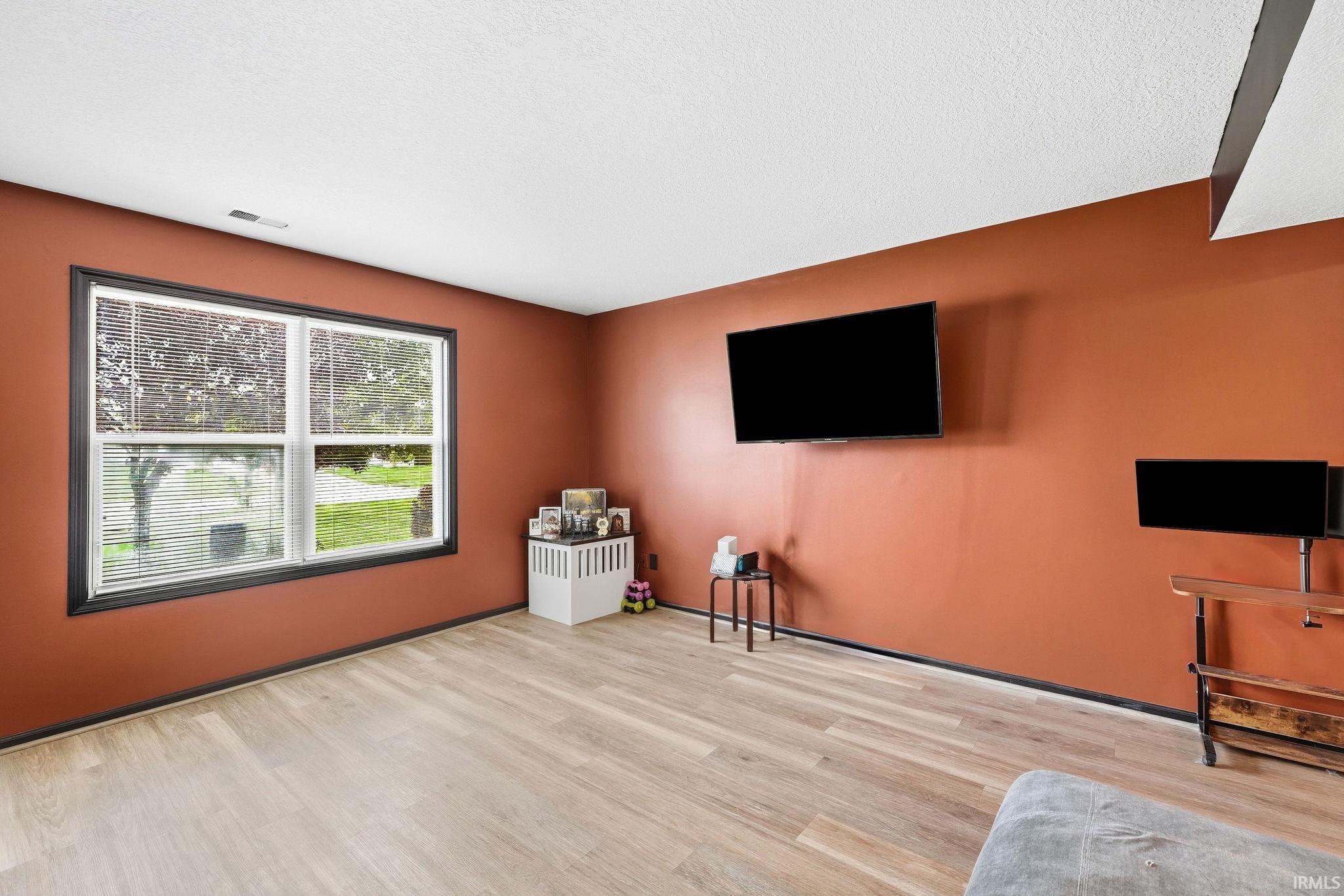 Photo 4 of Sale Pending at 609 Briarfield Dr, Fort Wayne, IN 46825 | MLS# 202639795 | Listing updated on 2026-09-30