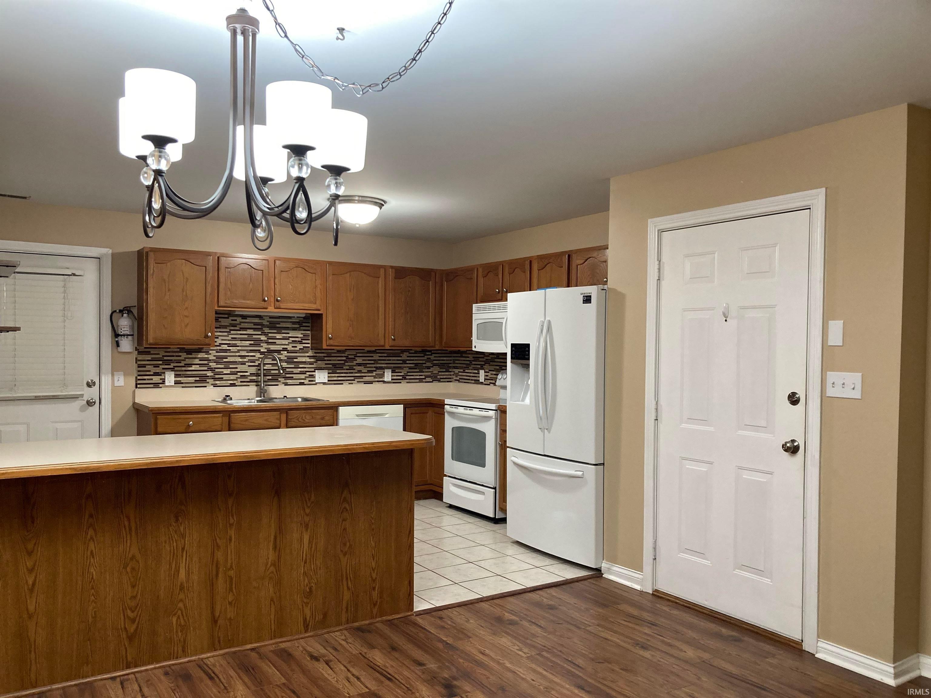 Photo 3 of Sale Pending at 2911 Dexter Ct, Evansville, IN 47714 | MLS# 202639804 | Listing updated on 2026-09-26