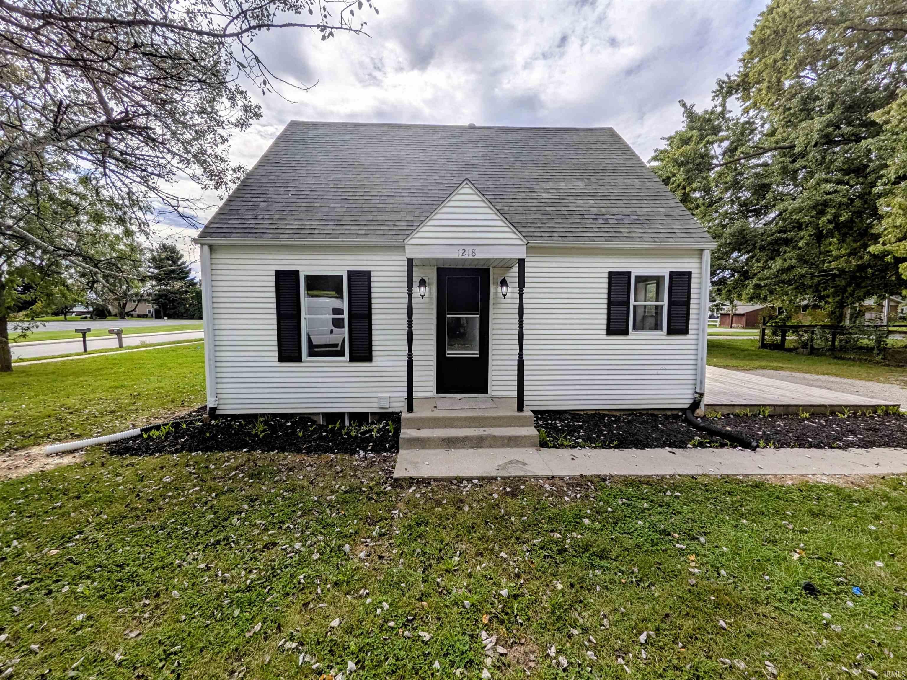 Photo 3 of Sale Pending at 1218 E Jackson St, Goshen, IN 46526 | MLS# 202639914 | Listing updated on 2026-09-28
