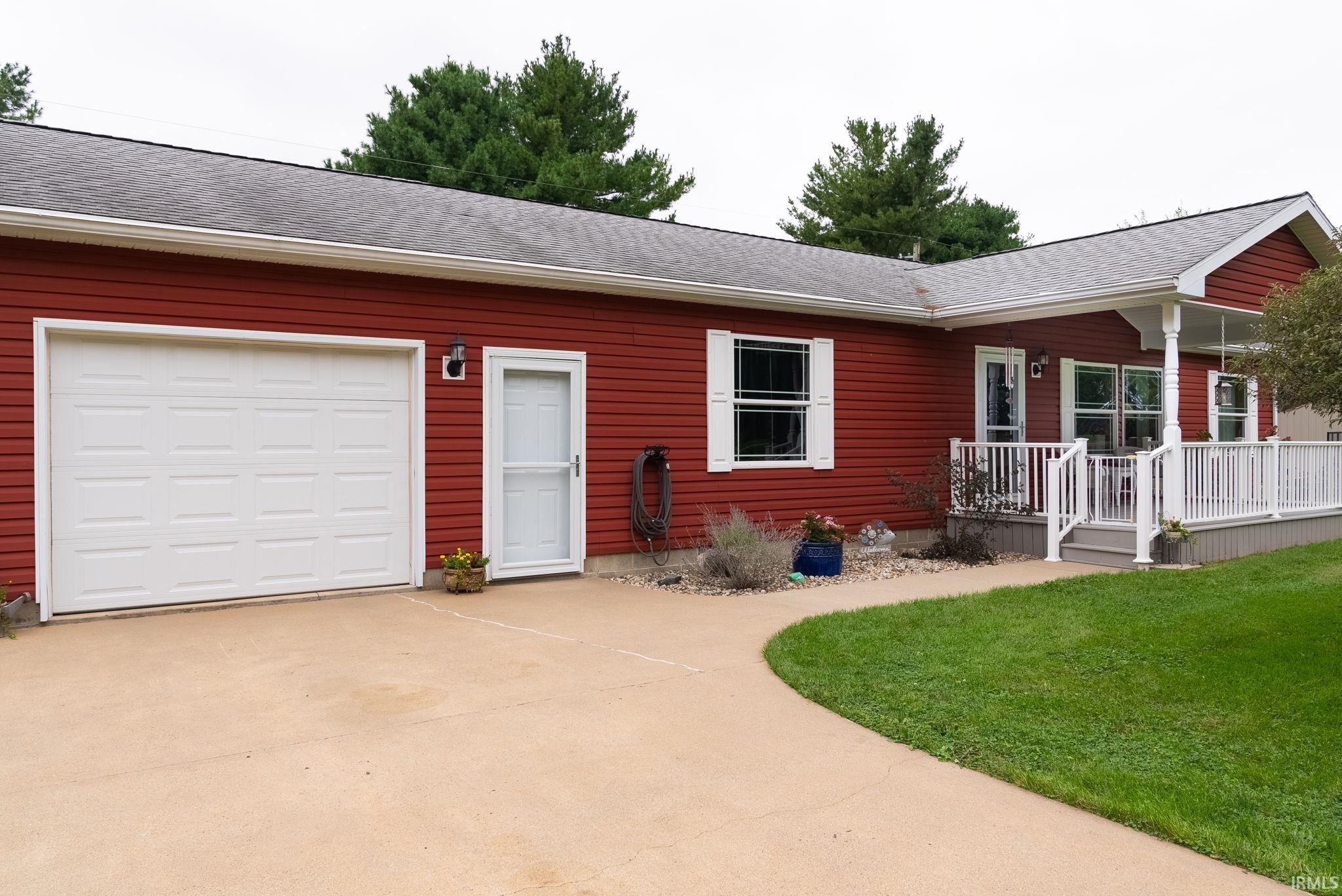 Photo 3 of Sale Pending at 1390 S Meadow Dr, Monticello, IN 47960 | MLS# 202639955 | Listing updated on 2026-09-29