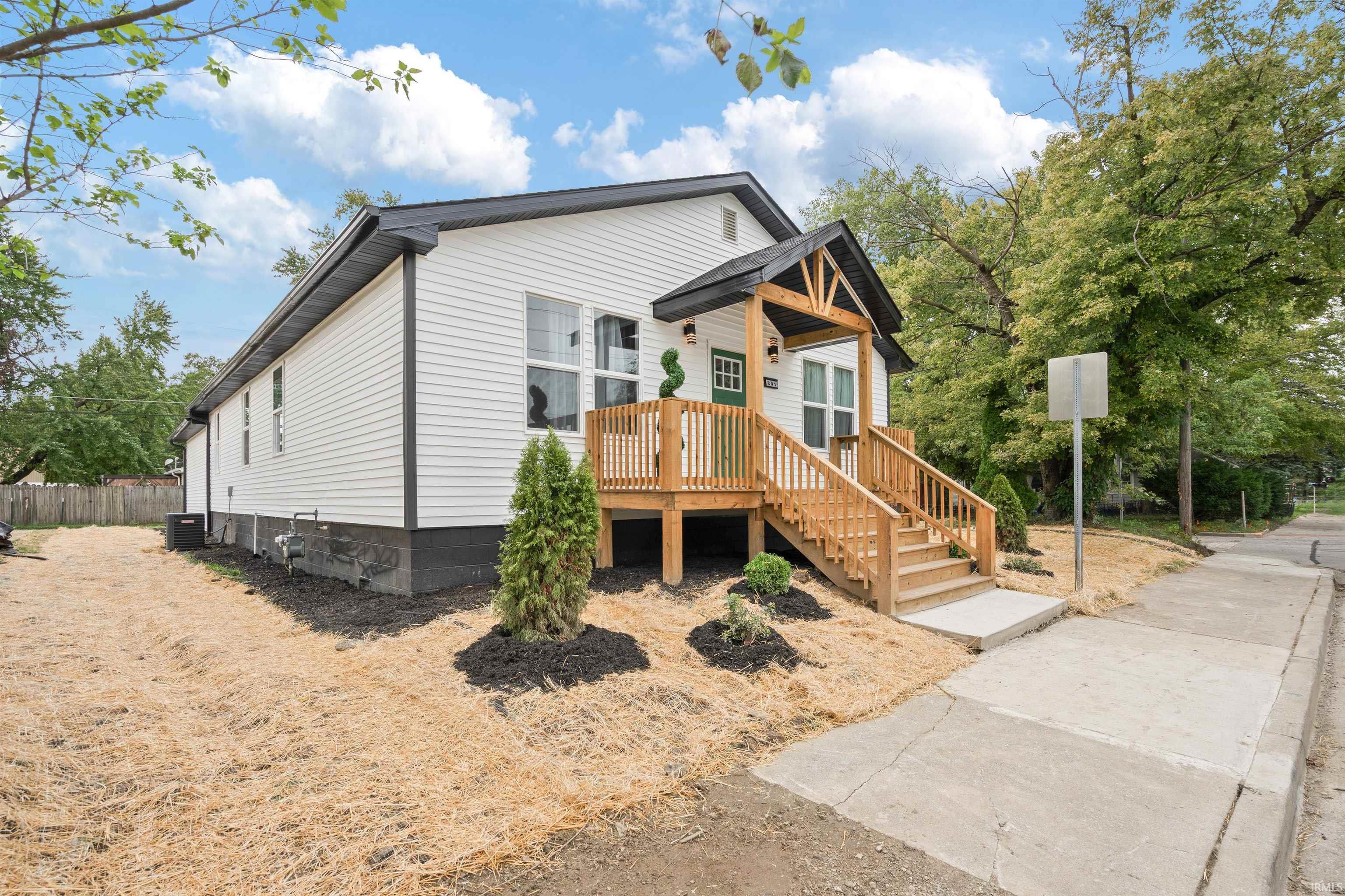 Photo 3 of Sale Pending at 801 E Superior St, Kokomo, IN 46901 | MLS# 202639991 | Listing updated on 2026-09-28