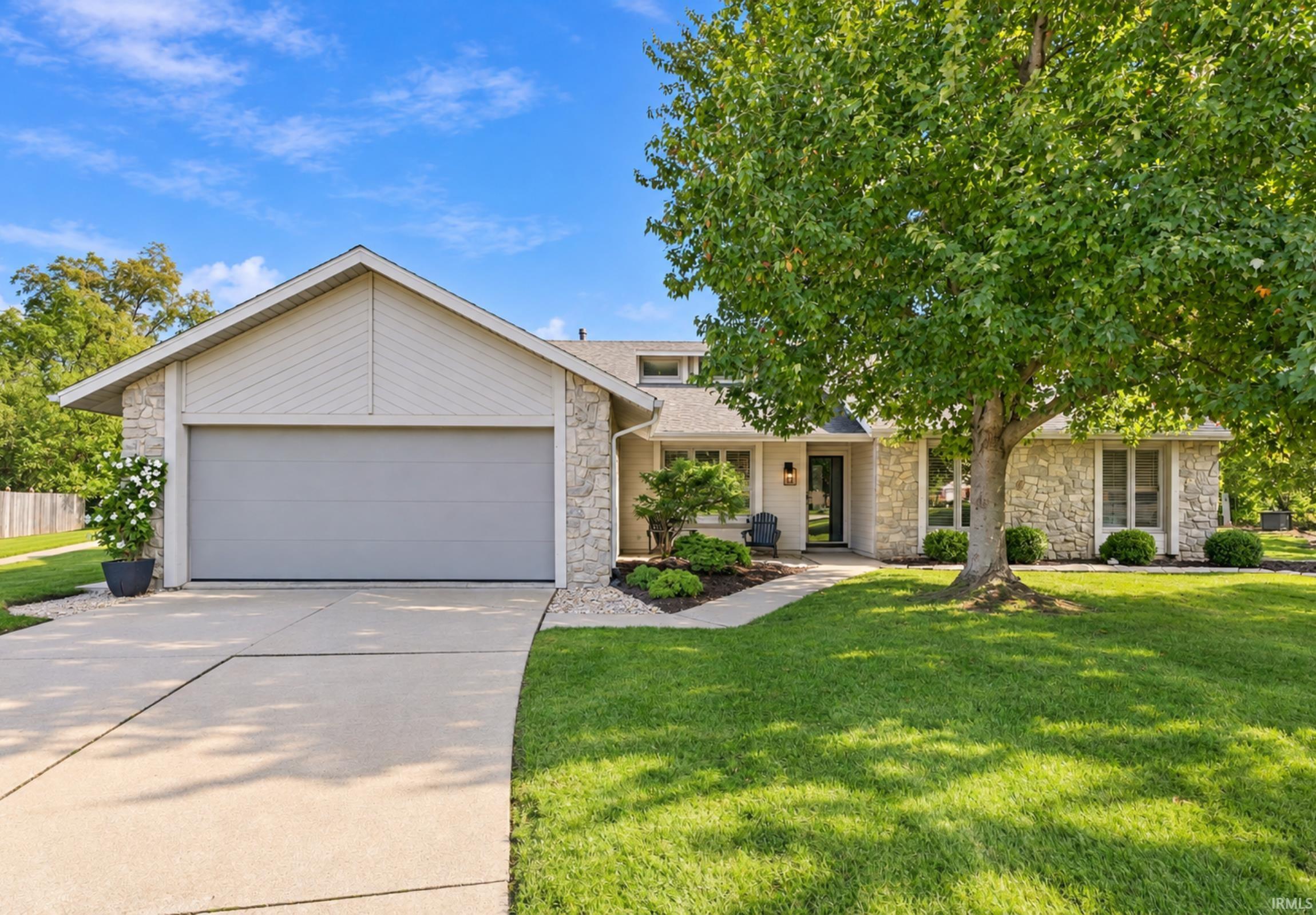 Photo 1 of Sale Pending at 8415 Creekside Pl, Fort Wayne, IN 46804 | MLS# 202639997 | Listing updated on 2026-09-28