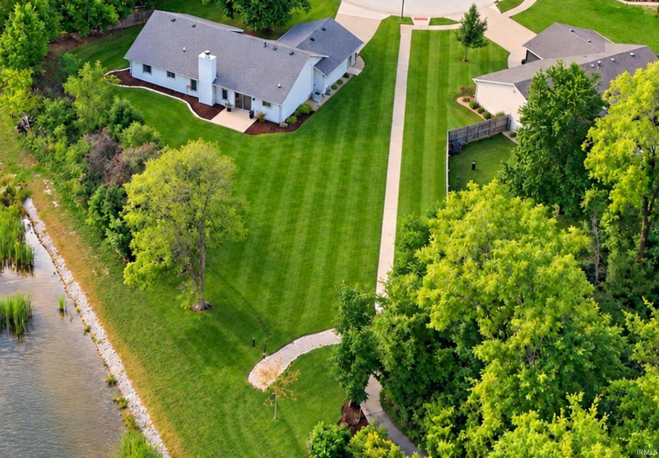 Photo 2 of Sale Pending at 8415 Creekside Pl, Fort Wayne, IN 46804 | MLS# 202639997 | Listing updated on 2026-09-28
