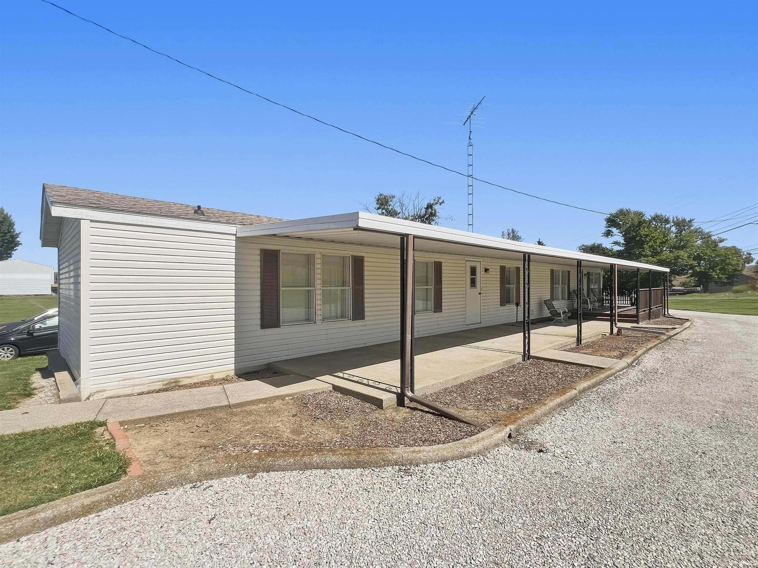 Photo 3 of Sale Pending at 502 Old Sr 231, Huntingburg, IN 47542 | MLS# 202640015 | Listing updated on 2026-09-29