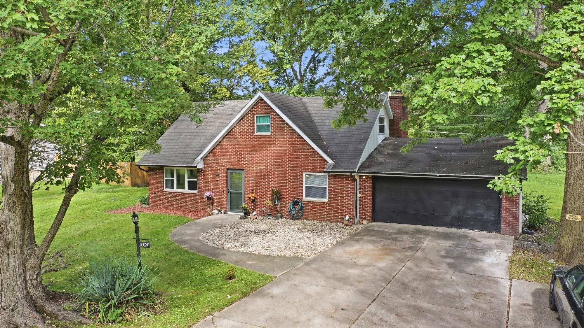 Photo 2 of Manufactured home for sale at 5727 Woodlea Ave, Fort Wayne, IN 46835 | MLS# 202640025 | Listing updated on 2026-10-08