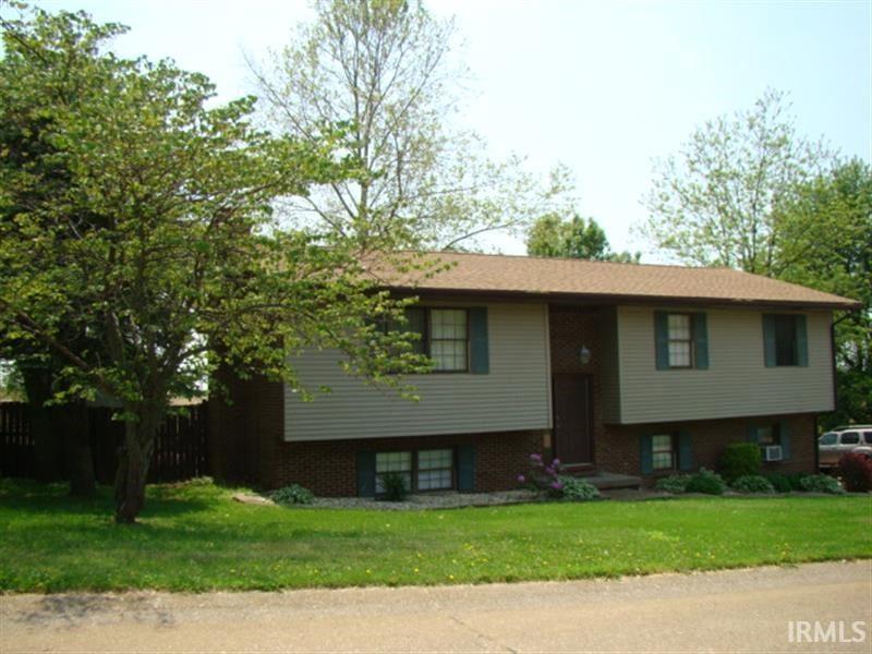 Photo 1 of Sale Pending at 10401 S Eastgate Dr, Mount Vernon, IN 47620 | MLS# 202640124 | Listing updated on 2026-09-28