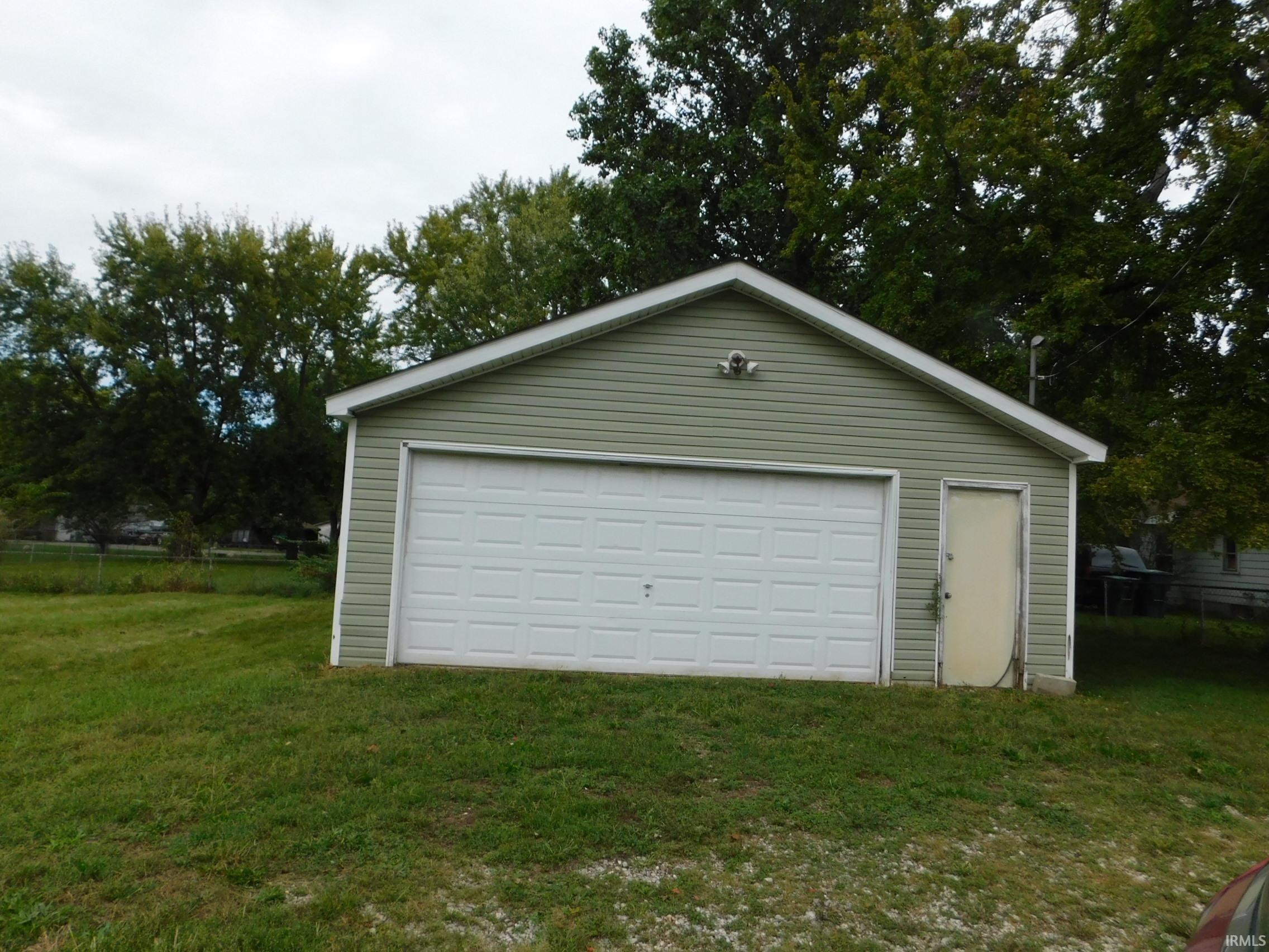 Photo 3 of Manufactured home for sale at 1436 E 22nd Street, Muncie, IN 47302 | MLS# 202640182 | Listing updated on 2026-10-05
